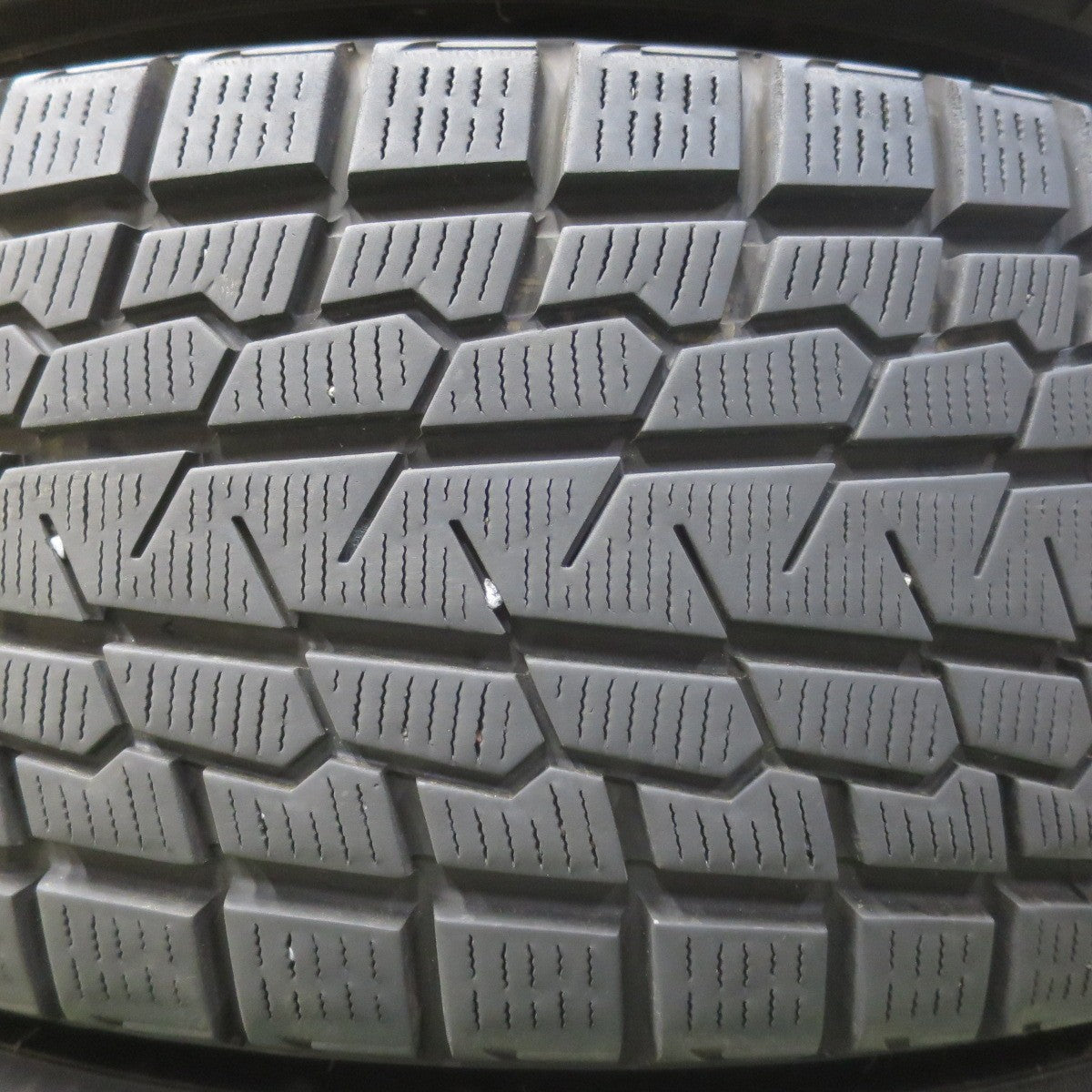 バリ溝！22年！キレイ！8.5分★スタッドレス 225/65R17 ヨコハマ アイスガード G075 WAREN ヴァーレン 17インチ PCD114.3/5H★6052502イス