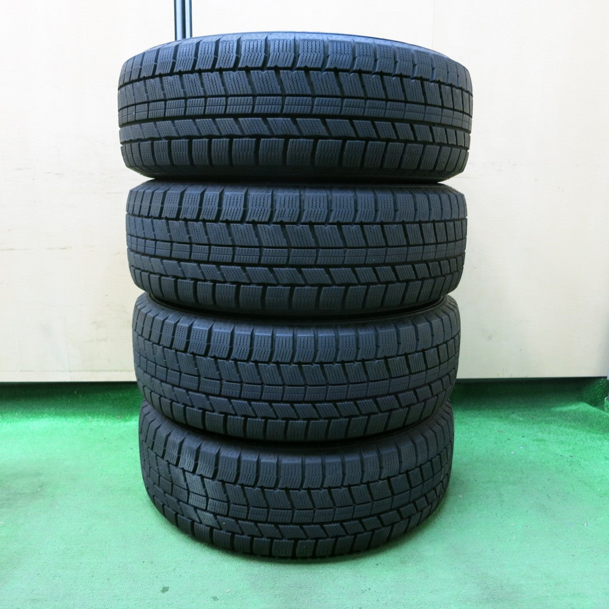 [送料無料] バリ溝！22年！キレイ！9.5分以上★スタッドレス 205/60R16 オートバックス ノーストレック N5 LEBEN レーベン 16インチ PCD114.3/5H★4100208SYス