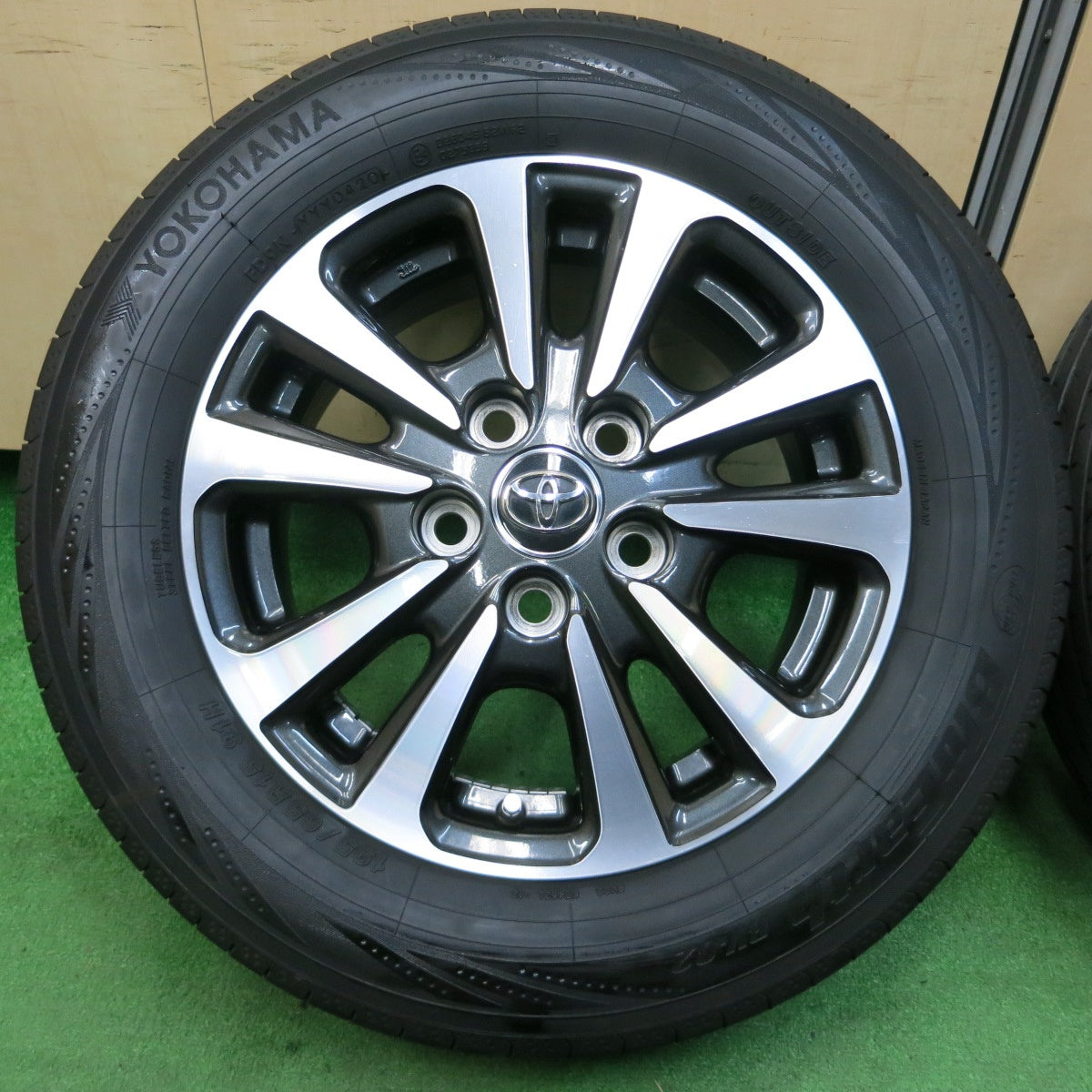 *送料無料* キレイ！20年★トヨタ エスクァイア 純正 195/65R15 ヨコハマ ブルーアース RV-02 15インチ PCD114.3/5H★4032603イノ