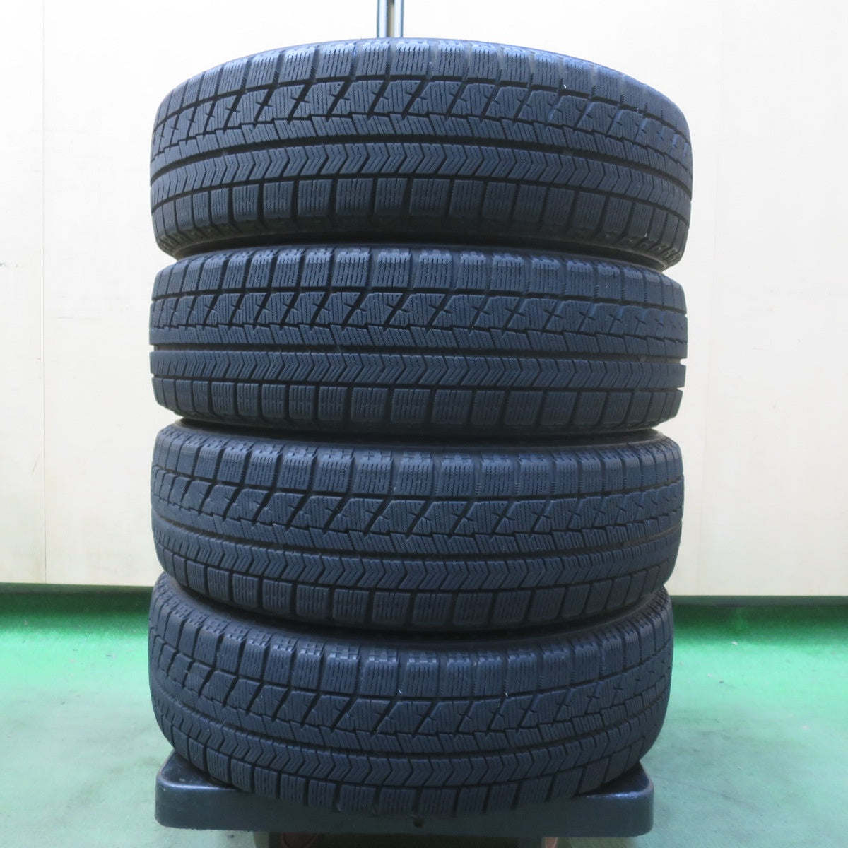 キレイ◎スタッドレス 155/65R14 ブリヂストン ブリザック VRX SCHNEIDER ATECH シュナイダー 14インチ PCD100/4H◎6093005イス