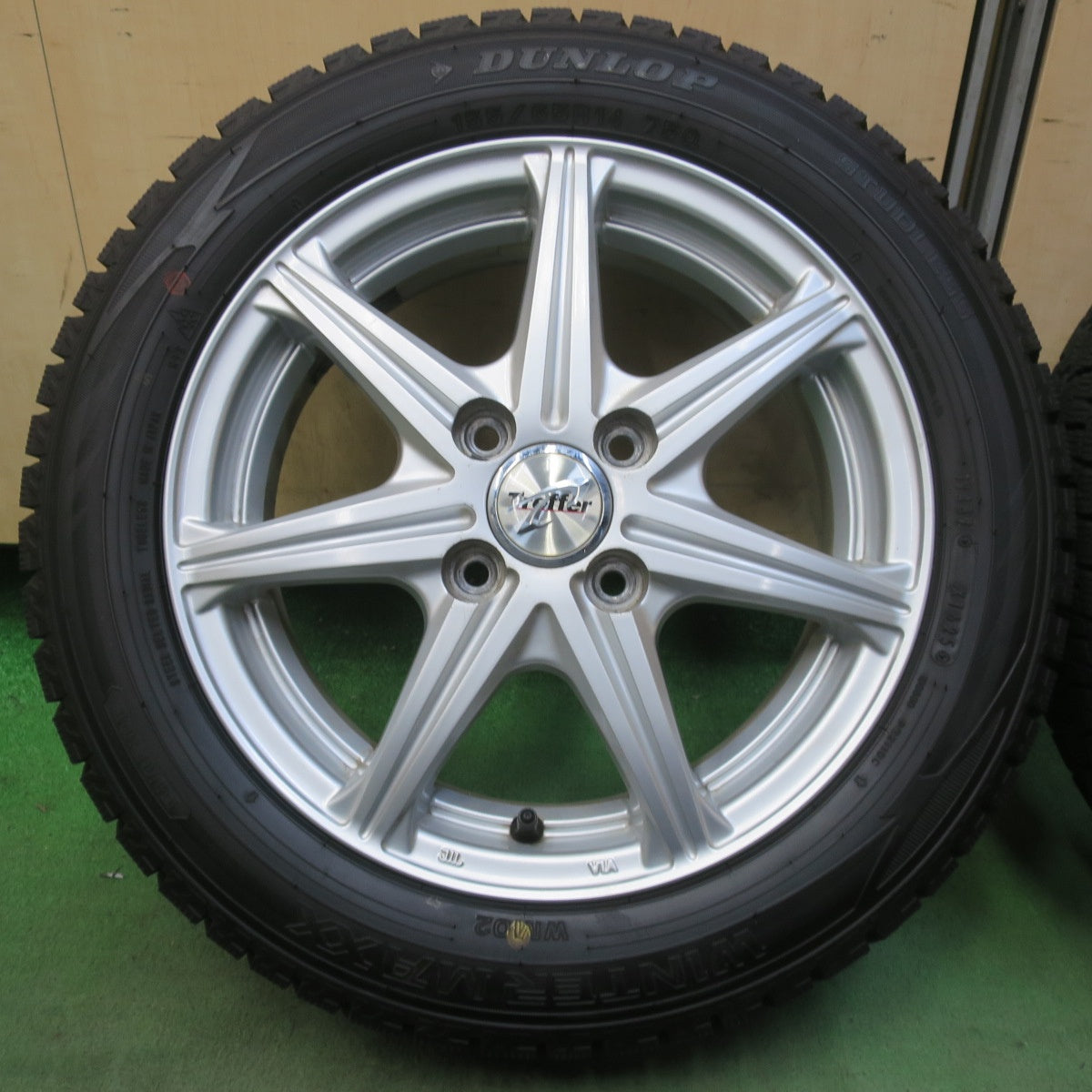 バリ溝！25年！ほぼ10分◎スタッドレス 155/65R14 ダンロップ ウインターマックス WM02 Treffer トレファー 14インチ PCD100/4H◎6081911イス