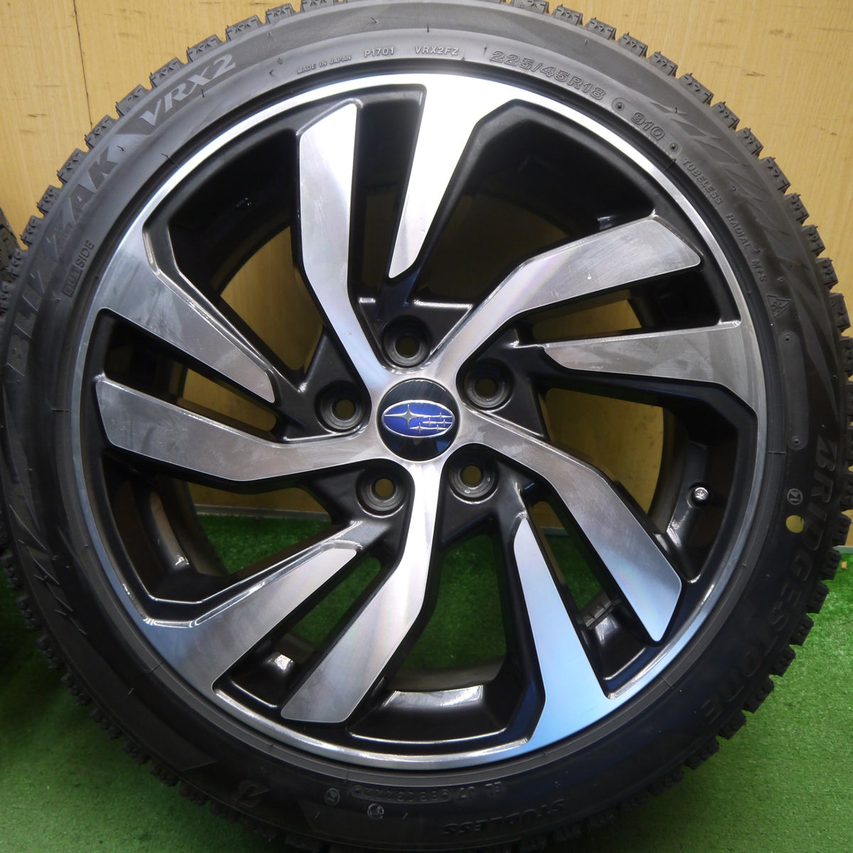バリ溝！22年！キレイ！9.5分◎スバル VM レヴォーグ GT-S 純正 225/45R18 スタッドレス ブリヂストン ブリザック VRX2 18インチ PCD114.3/5H◎6080501Hス