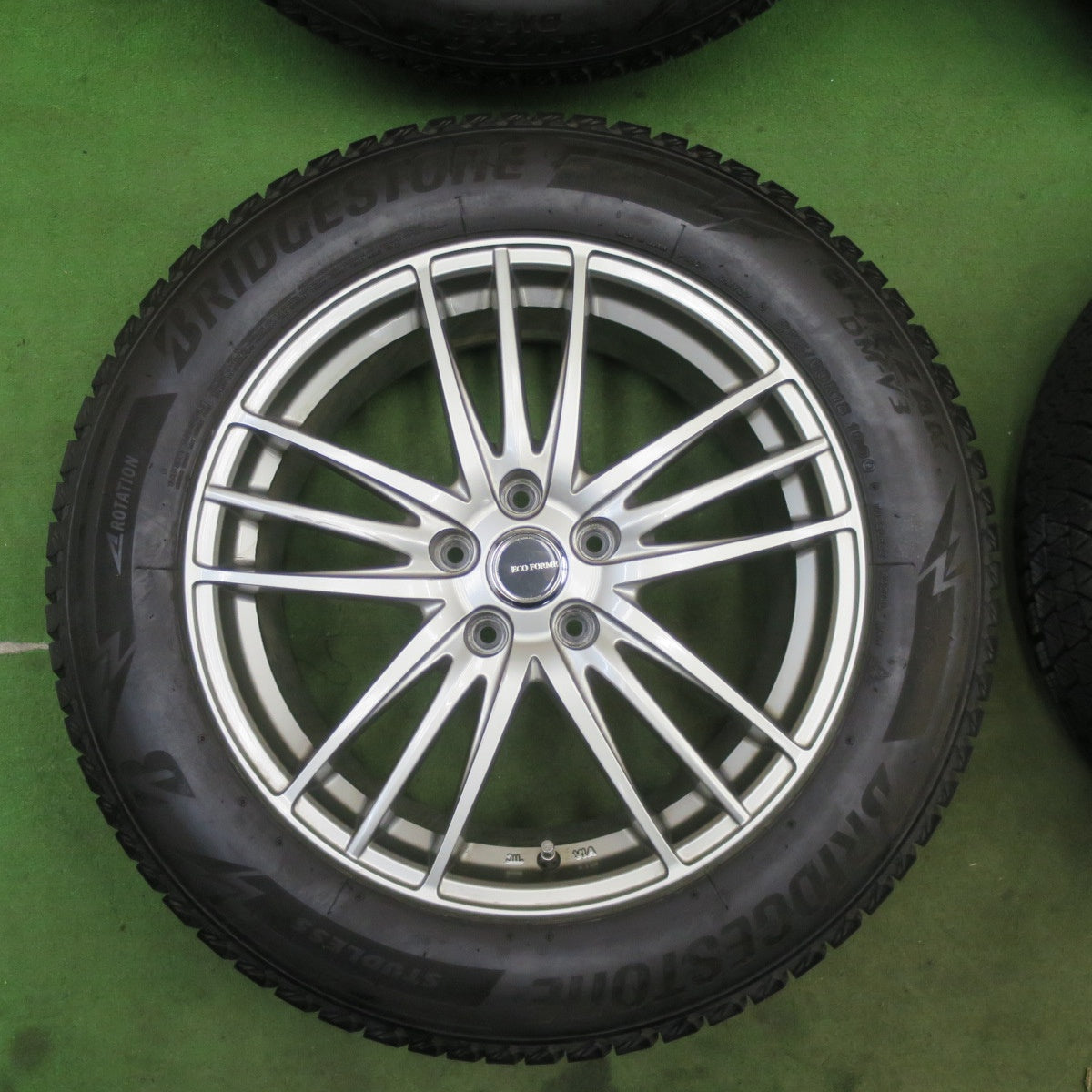 バリ溝！キレイ！9.5分★スタッドレス 225/60R18 ブリヂストン ブリザック DM-V3 ECO FORME SE-18 エコフォルム 18インチ PCD114.3/5H★6041403TTス