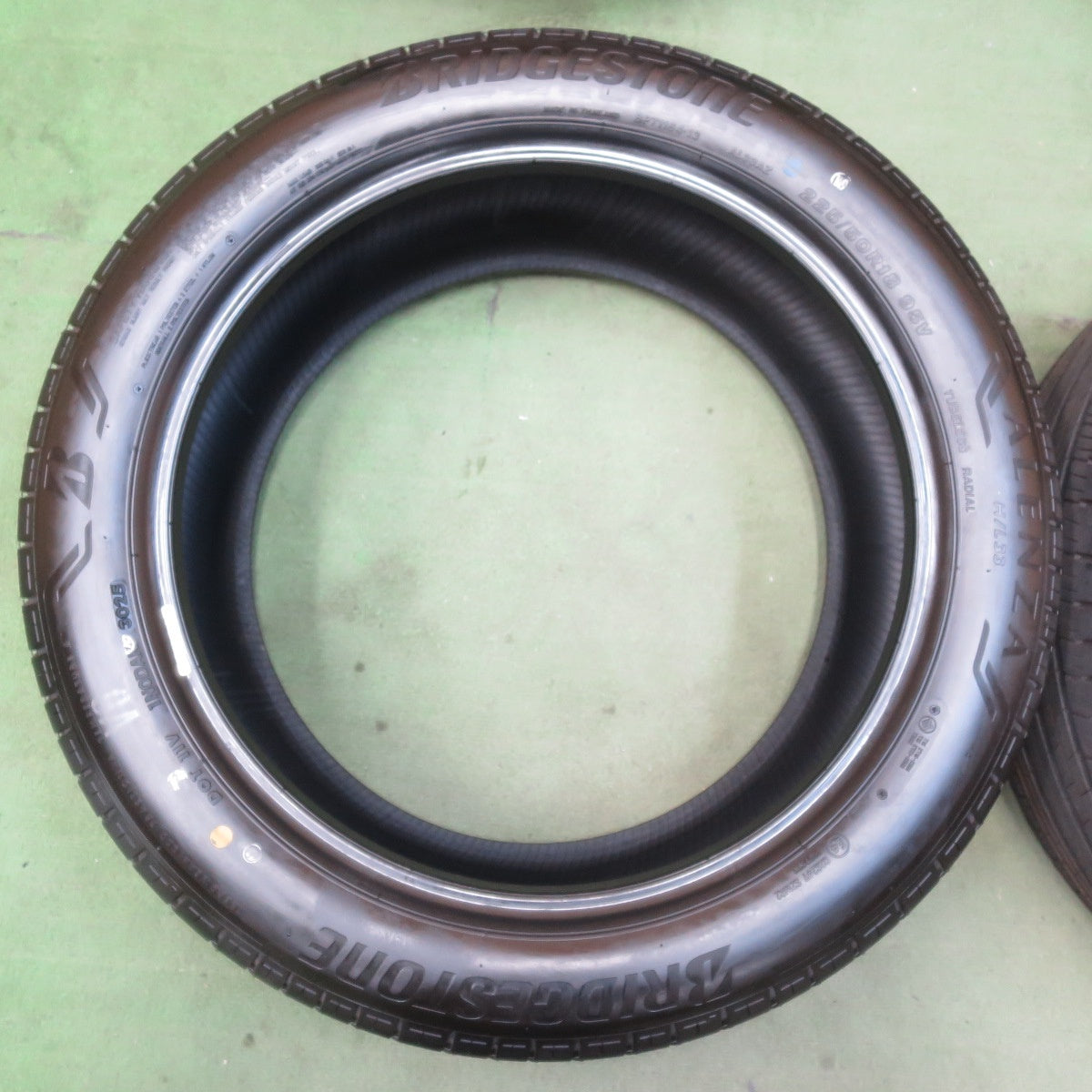 新車外し！25年★225/50R18 ブリヂストン アレンザ H/L 33 タイヤ 18インチ ヴェゼル HR-V C-HR カローラクロス アウトバック 等★5111415イノタ