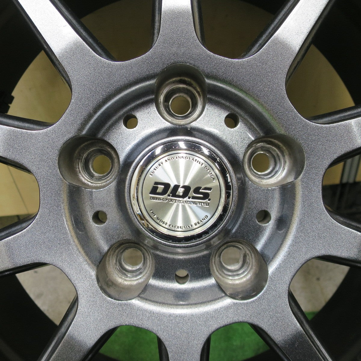 バリ溝！キレイ！9.5分◎スタッドレス 225/65R17 グッドイヤー アイスナビ SUV D.O.S. DOS 社外 アルミ 17インチ PCD114.3/5H◎6081208NGス