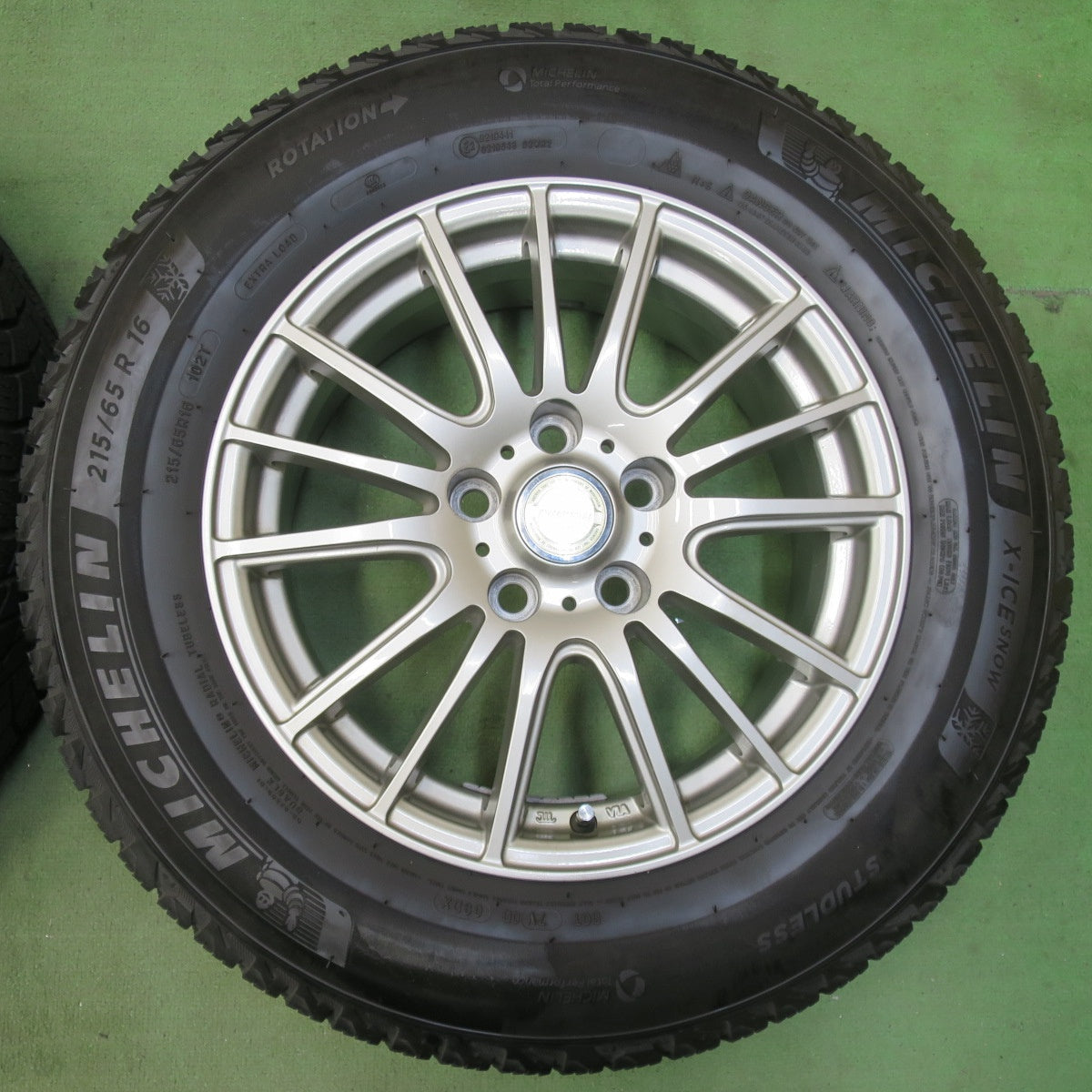 バリ溝！21年！キレイ！9.5分以上★スタッドレス 215/65R16 ミシュラン X-ICE SNOW ravrion selzer ラブリオン 16インチ PCD114.3/5H★5103016イス