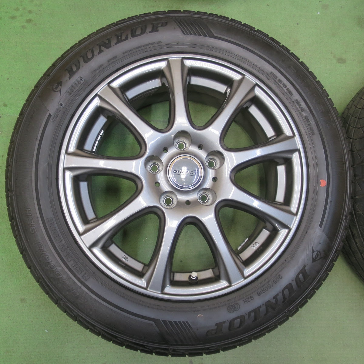 ほぼ未使用！24年！キレイ★205/60R16 ダンロップ LE MANS V+ DUFACT ルマン5+ デュファクト 16インチ PCD114.3/5H★6032602イノ