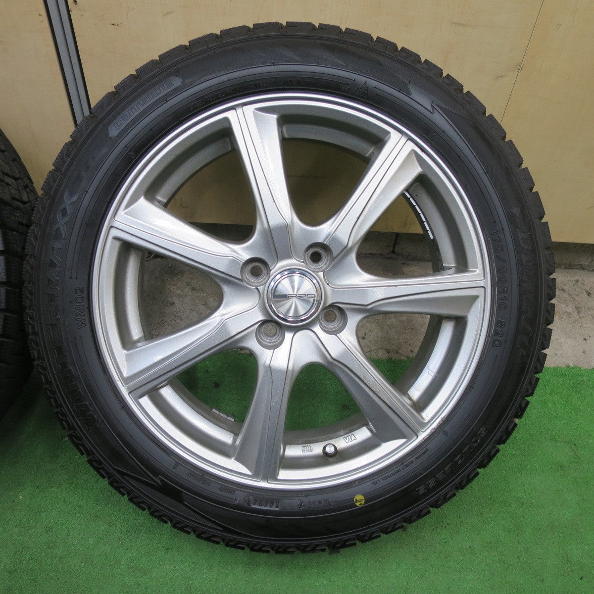 バリ溝！24年！9.5分以上★スタッドレス 175/60R16 ダンロップ ウインターマックス WM02 PRD 社外 アルミ 16インチ PCD100/4H★5112201TTス