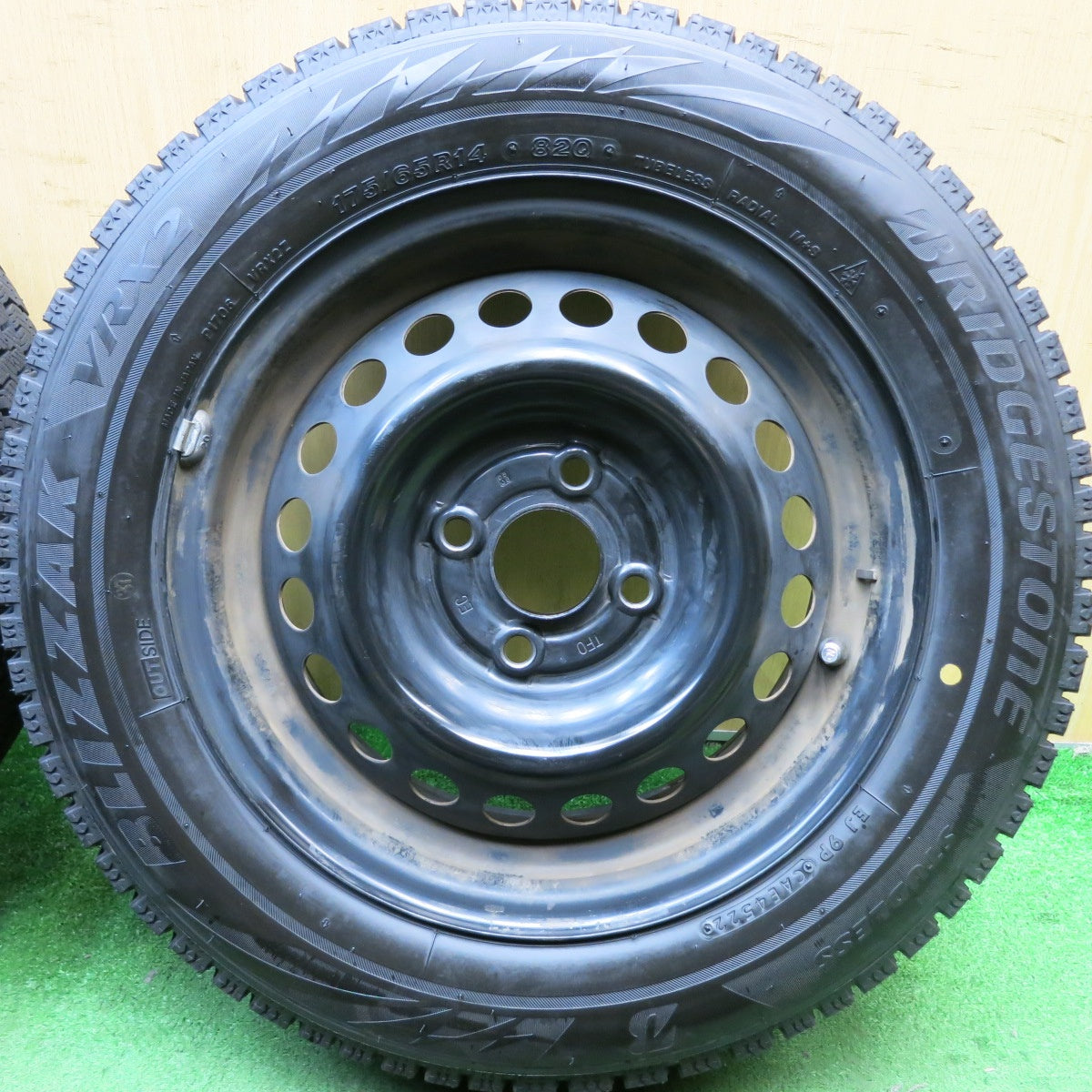 バリ溝！22年！ほぼ10分★スタッドレス 175/65R14 ブリヂストン ブリザック VRX2 スチール ホイール 14インチ PCD100/4H★5070502HAス