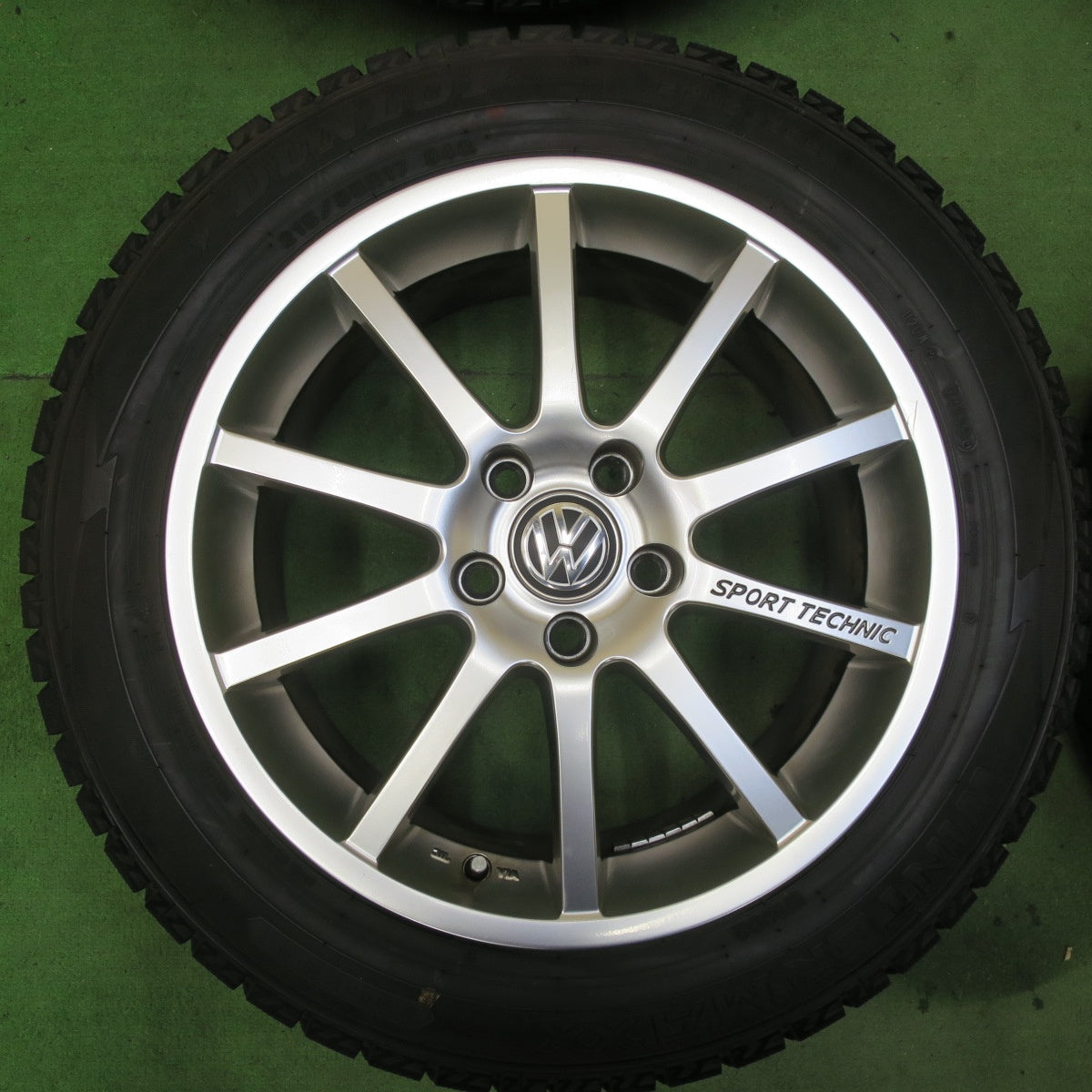 バリ溝！22年！9.5分★ワーゲン 等 215/55R17 SPORT TECHNIC スタッドレス ダンロップ ウインターマックス WM02 スポーツテクニック 17インチ PCD112/5H★5061905TTス
