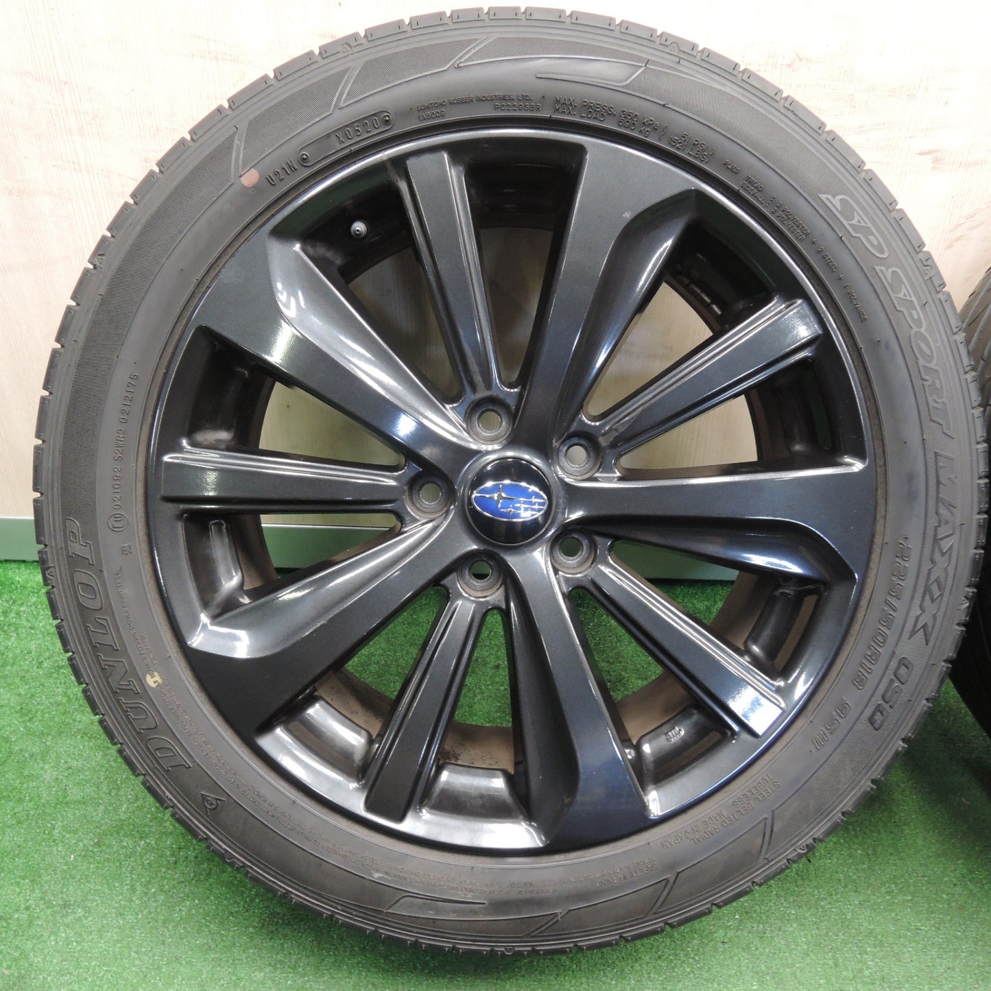 *送料無料* バリ溝！20年！キレイ！8.5分★スバル WRX レガシィ 等 純正 225/50R18 ダンロップ SPスポーツマックス 050 PCD114.3/5H★4031801TNノ