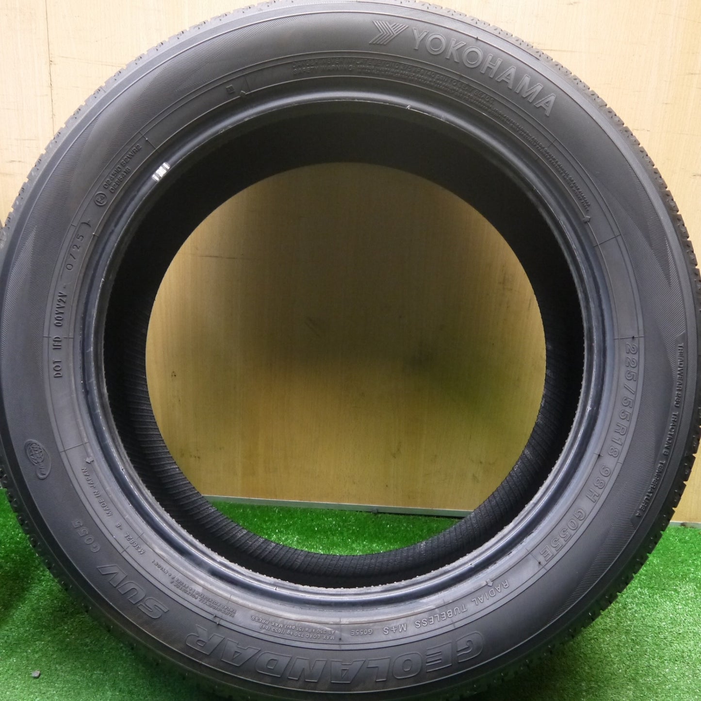 バリ溝！25年！9.5分★225/55R18 ヨコハマ ジオランダー SUV G055 E タイヤ 18インチ デリカ D:5 シャモニー アウトランダー ZR-V 等★5122605Hノタ