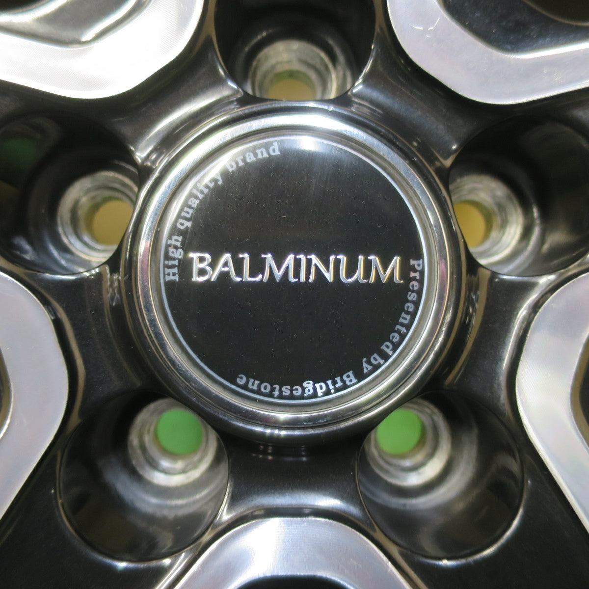 バリ溝！キレイ！9.5分★スタッドレス 205/55R16 ブリヂストン ブリザック VRX BALMINUM バルミナ 16インチ PCD100/5H★5110502イス