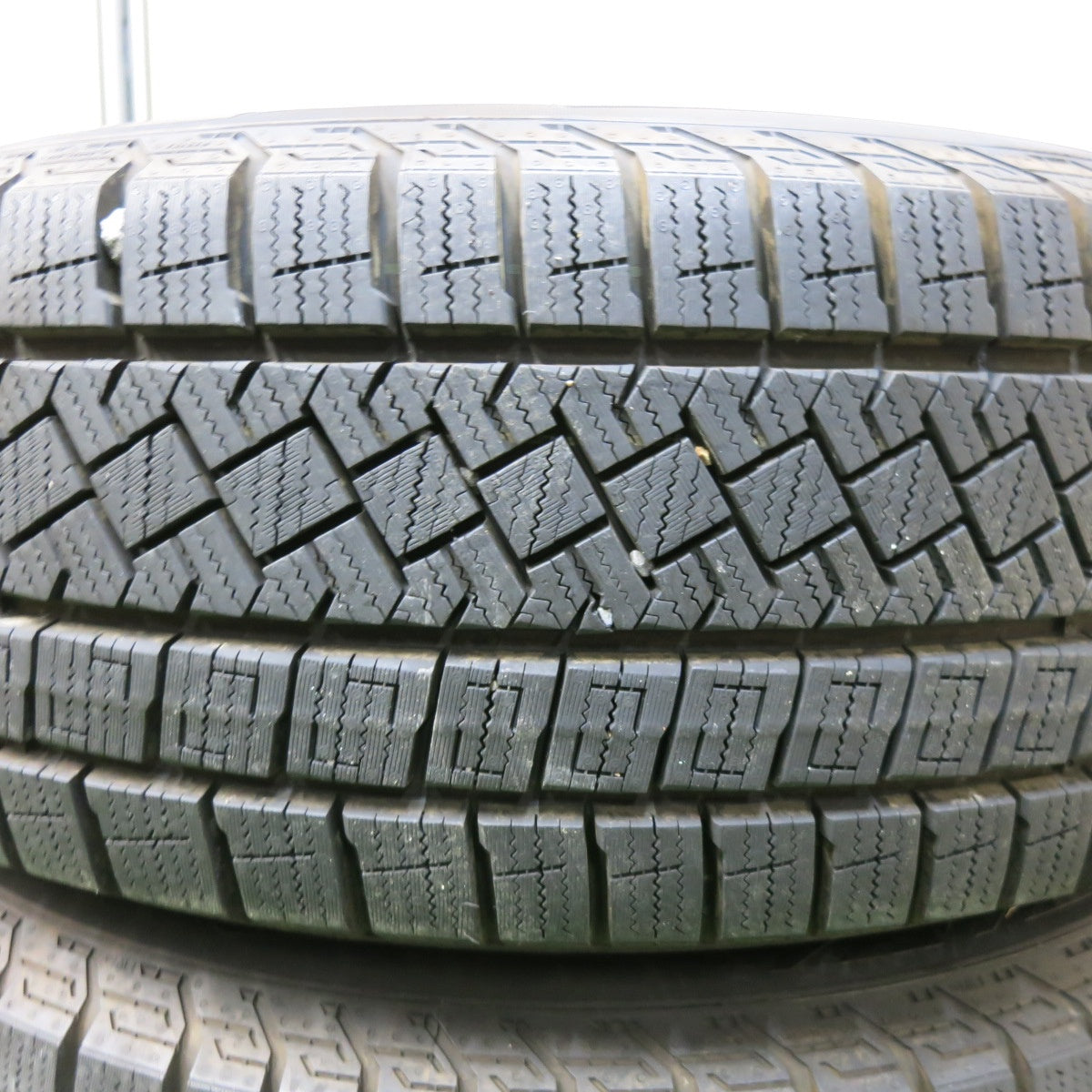 [送料無料] バリ溝！22年！キレイ！9.5分以上★スタッドレス 195/65R16 ピレリ アイスゼロ アシンメトリコ ravrion RS01 ラブリオン 16インチ PCD100/4H★4120602SYス