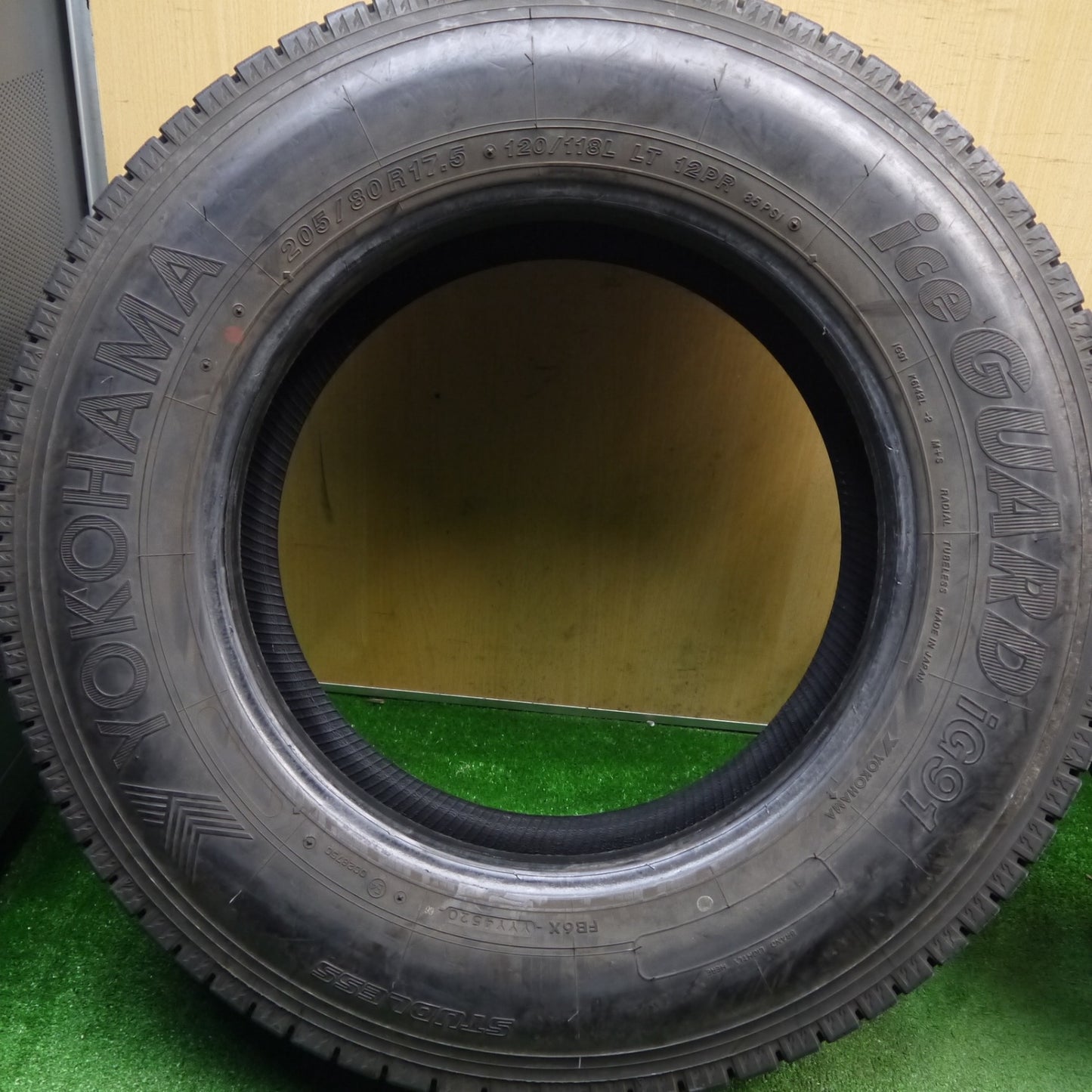 バリ溝！9.5分！6本★トラック タイヤ 205/80R17.5 120/118L 12PR スタッドレス ヨコハマ アイスガード iG91 17.5インチ★5121506Hノタ