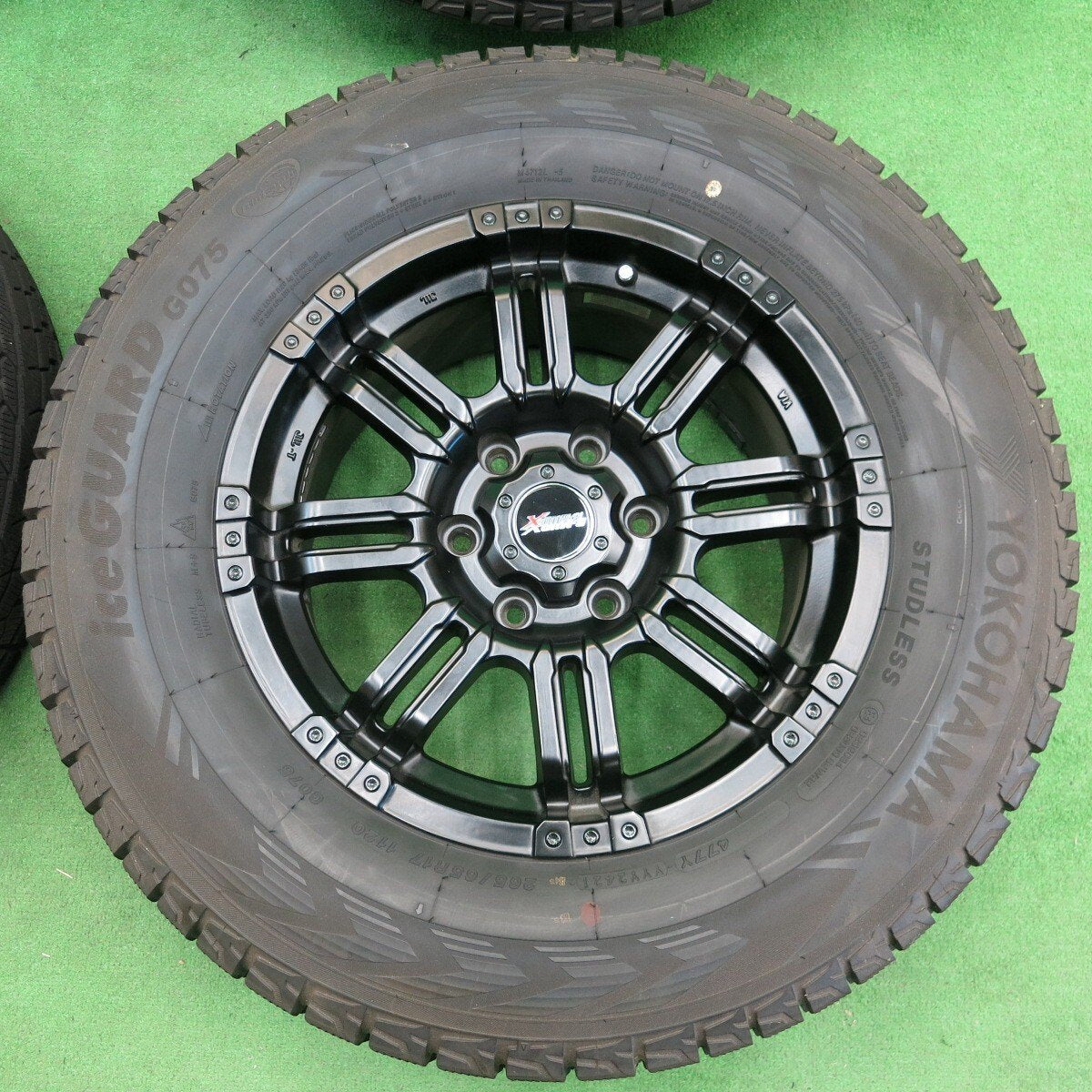 バリ溝！21年！キレイ！9.5分以上★スタッドレス 265/65R17 ヨコハマ アイスガード G075 B-MUD X 17インチ PCD139.7/6H★4051401ナス
