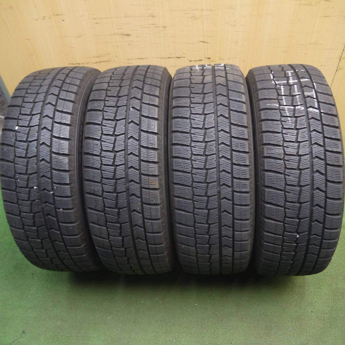 バリ溝！20年！キレイ！9.5分以上★ワーゲン等 IRVINE 205/55R16 スタッドレス ダンロップ WM02 PCD112/5H★4021002ナス