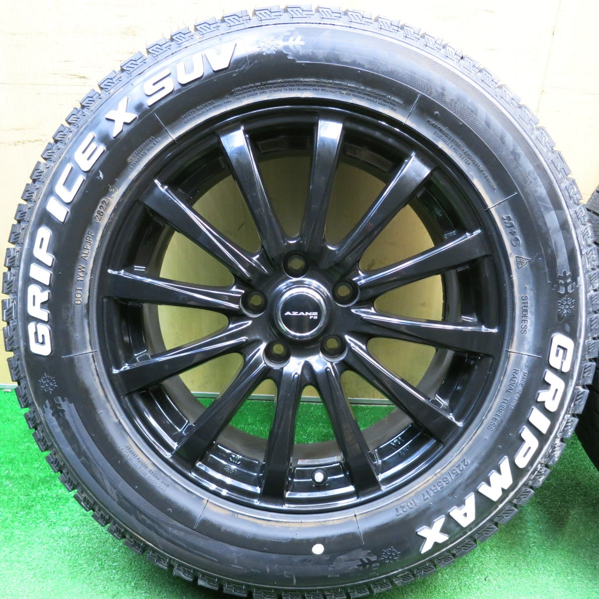 バリ溝！22年！キレイ！ほぼ10分★スタッドレス 225/65R17 グリップマックス GRIP ICE X SUV ホワイトレター AZANE FB アザーネ 17インチ PCD114.3/5H★5121409HAス