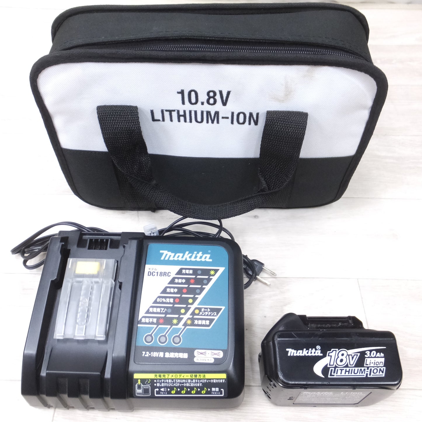 [送料無料] ◆マキタ 急速 充電器 AC 100V 専用 DC18RC T Li-ion リチウム イオン バッテリ BL1830 DC18V 3.0Ah 54Wh◆