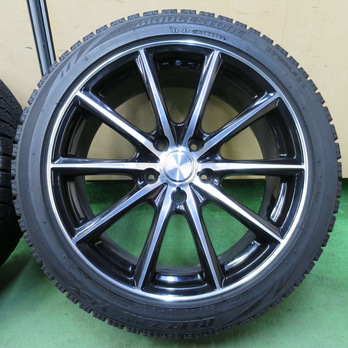 キレイ★スタッドレス 225/45R18 ブリヂストン ブリザック VRX ECO FORME エコフォルム 18インチ PCD114.3/5H★5041001イス