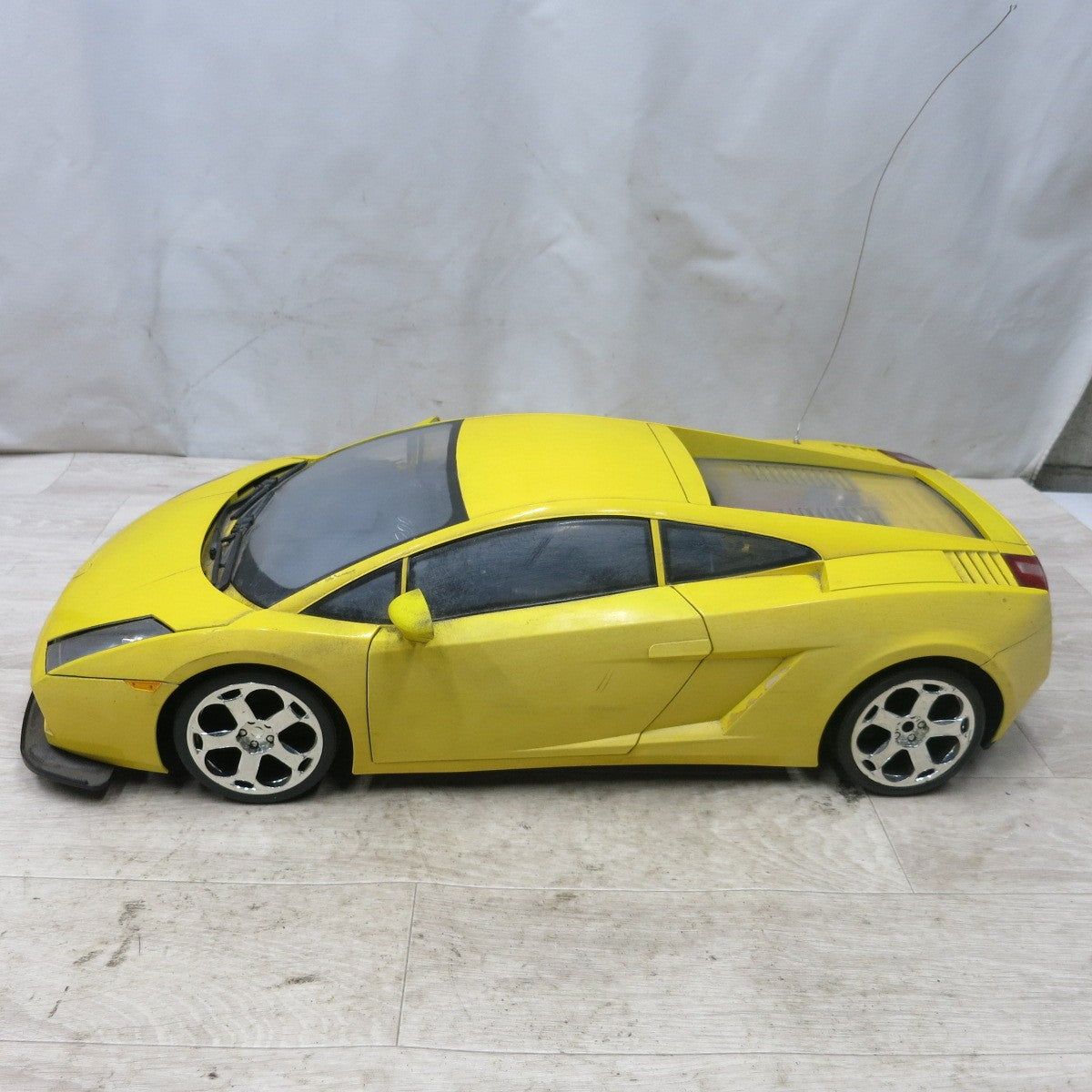 [送料無料] ◆ランボルギーニ ラジコン カー ガヤルド  イエロー 黄色 TH-2884 おもちゃ レージングカー 現状品◆