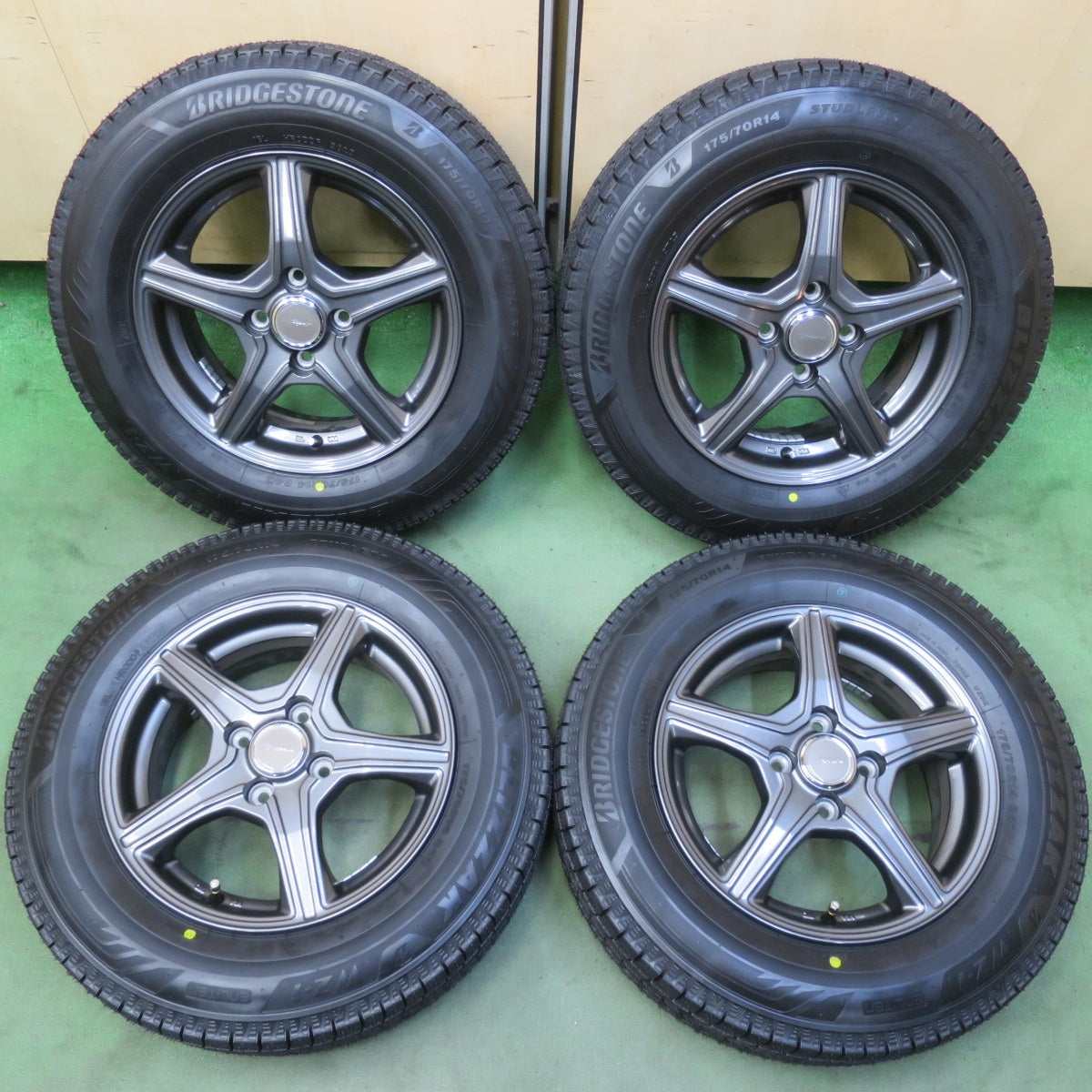 未使用！25年！キレイ◎スタッドレス 175/70R14 ブリヂストン ブリザック WZ-1 TOPRUN トップラン 14インチ PCD100/4H◎6071502イス