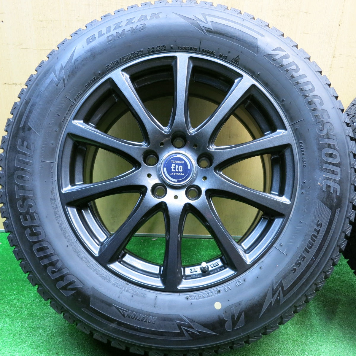 バリ溝！22年！キレイ！9分★スタッドレス 235/65R17 ブリヂストン ブリザック DM-V3 TIRADO Eta LA STRADA 阿部商会 17インチ PCD114.3/5H★5113022HAス