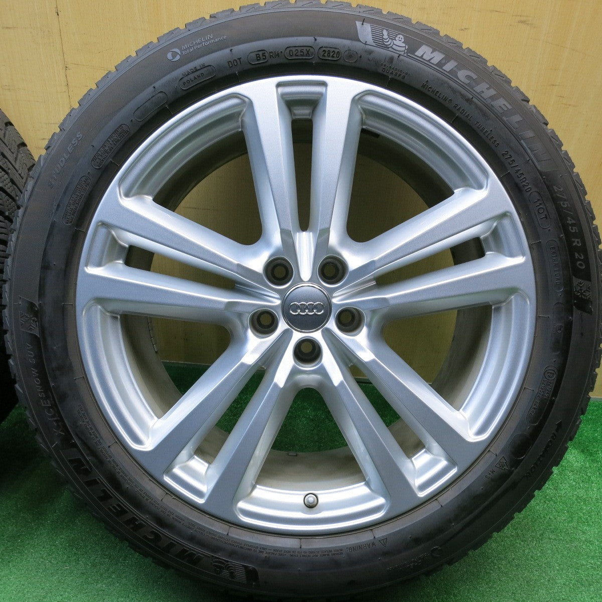 バリ溝！キレイ！8.5分★アウディ Q7 純正 275/45R20 スタッドレス ミシュラン X-ICE SNOW SUV 20インチ PCD112/5H★5122111HAス