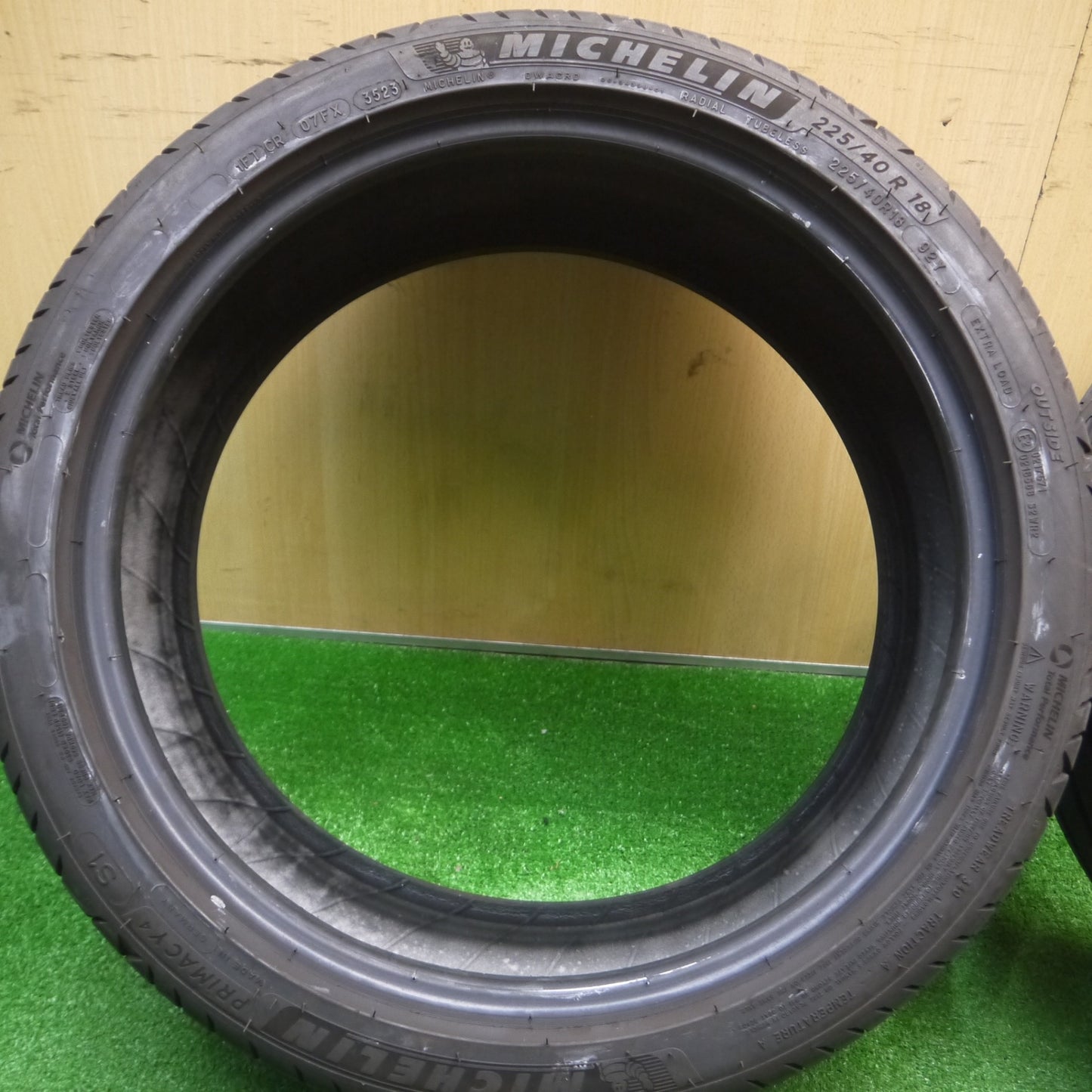 [送料無料] バリ溝！23年！9分★225/40R18 ミシュラン プライマシー4 タイヤ 18インチ インプレッサ カローラスポーツ シビック アクセラ等★4120306Hノタ