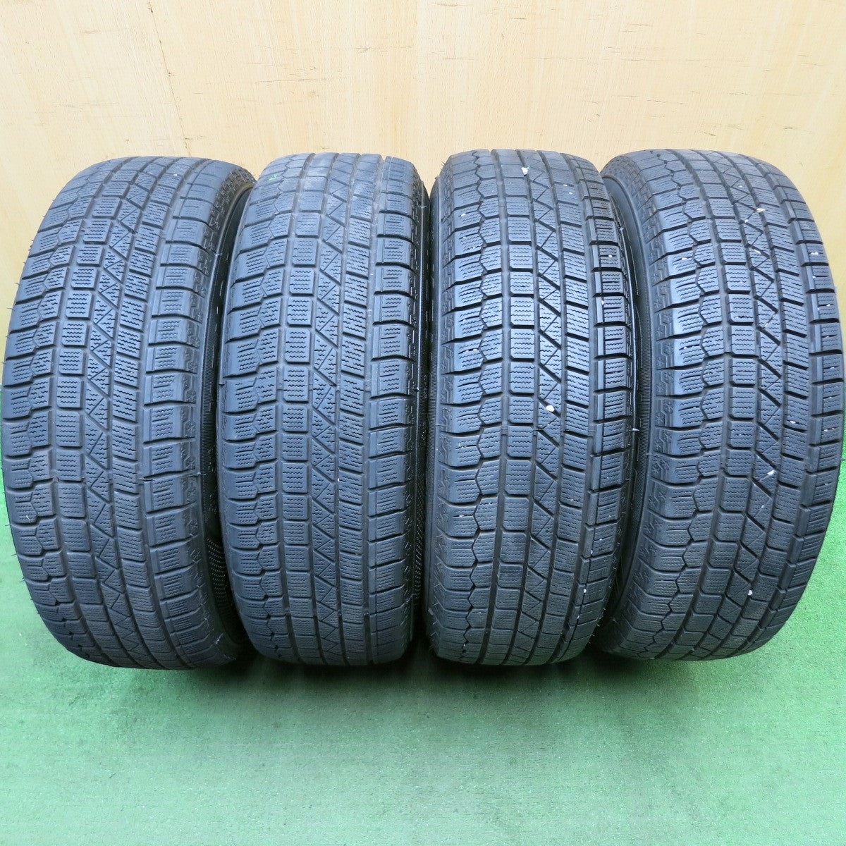 バリ溝！23年！キレイ！9.5分★プリウス 等 195/65R15 スタッドレス ケンダ KR36 アイステック ネオ EuroSpeed MID ユーロスピード 15インチ PCD100/5H★5072706HAス