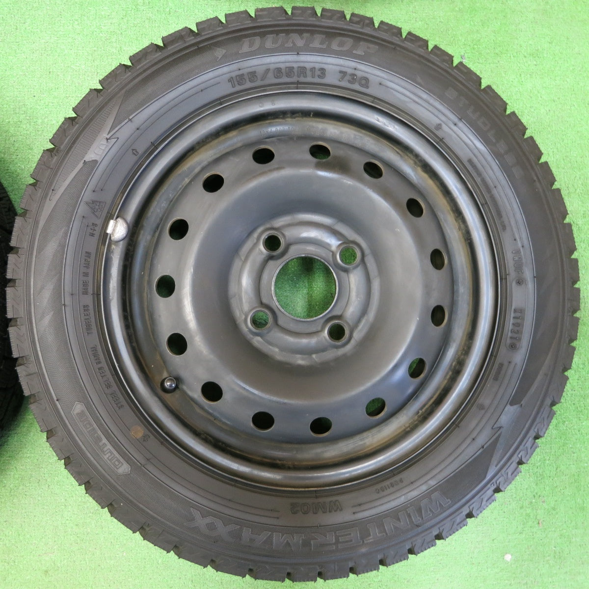 *送料無料* バリ溝！21年！ほぼ10分★スタッドレス 155/65R13 ダンロップ ウインターマックス WM02 スチール ホイール 13インチ PCD100/4H★4041706イス