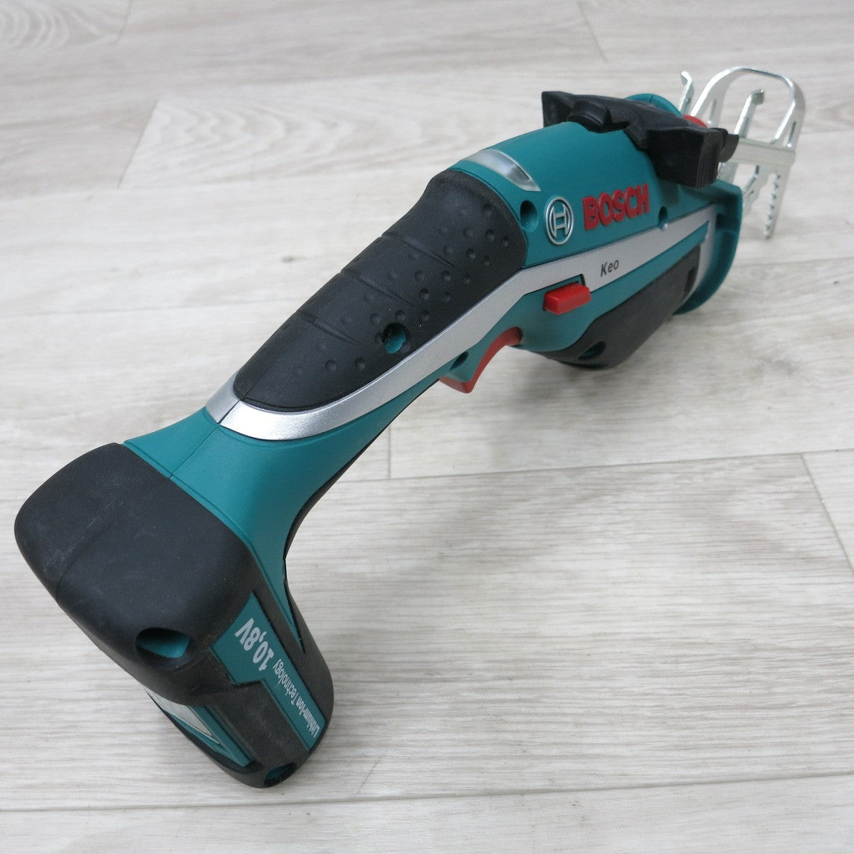 [送料無料] キレイ◆BOSCH ボッシュ コードレスガーデンソー Keo バッテリー 充電器付き 電動のこぎり 電動工具◆