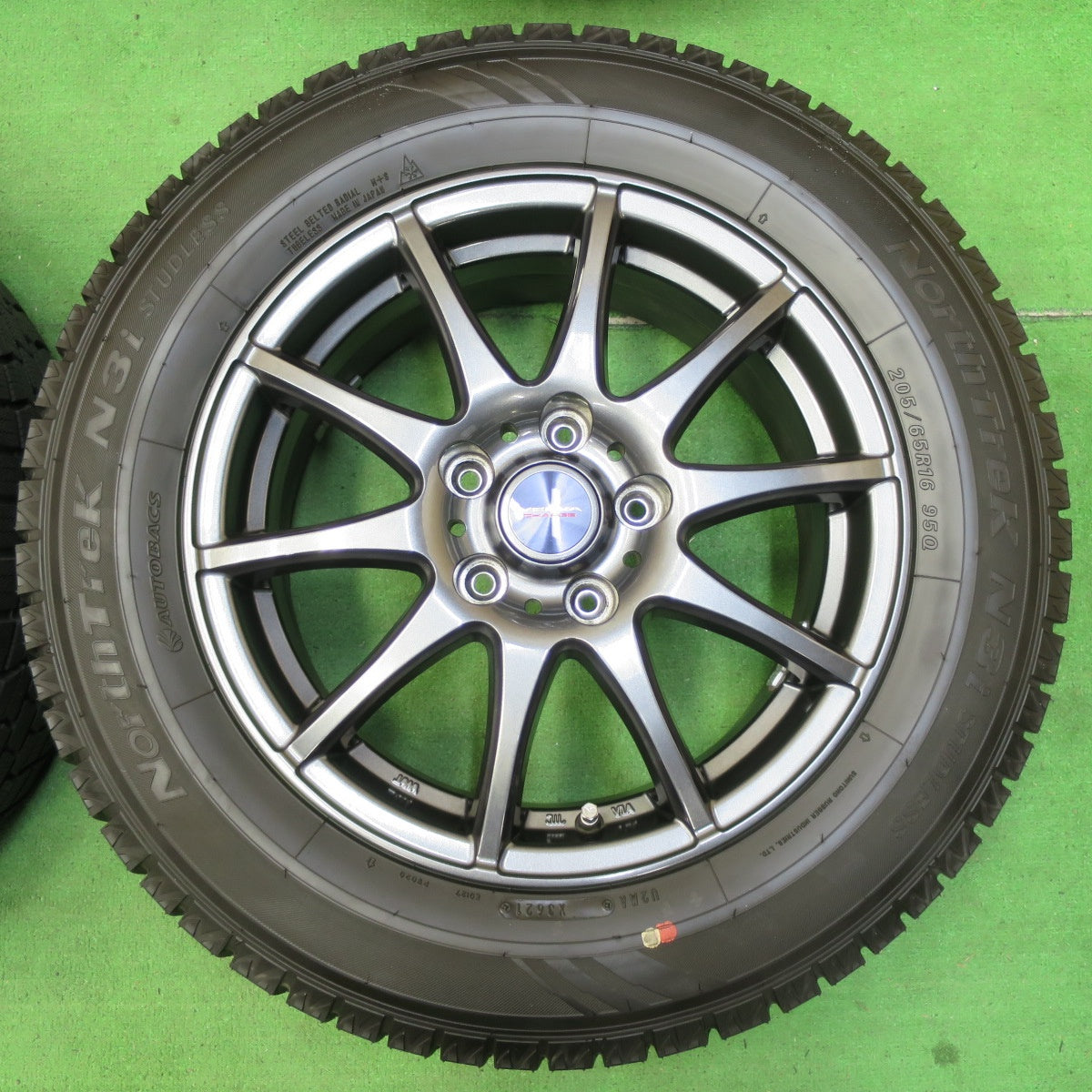 *送料無料* バリ溝！21年！キレイ！ほぼ10分★スタッドレス 205/65R16 オートバックス ノーストレック N3i VELVA CHARGE ヴェルヴァ PCD114.3/5H★4080504イス