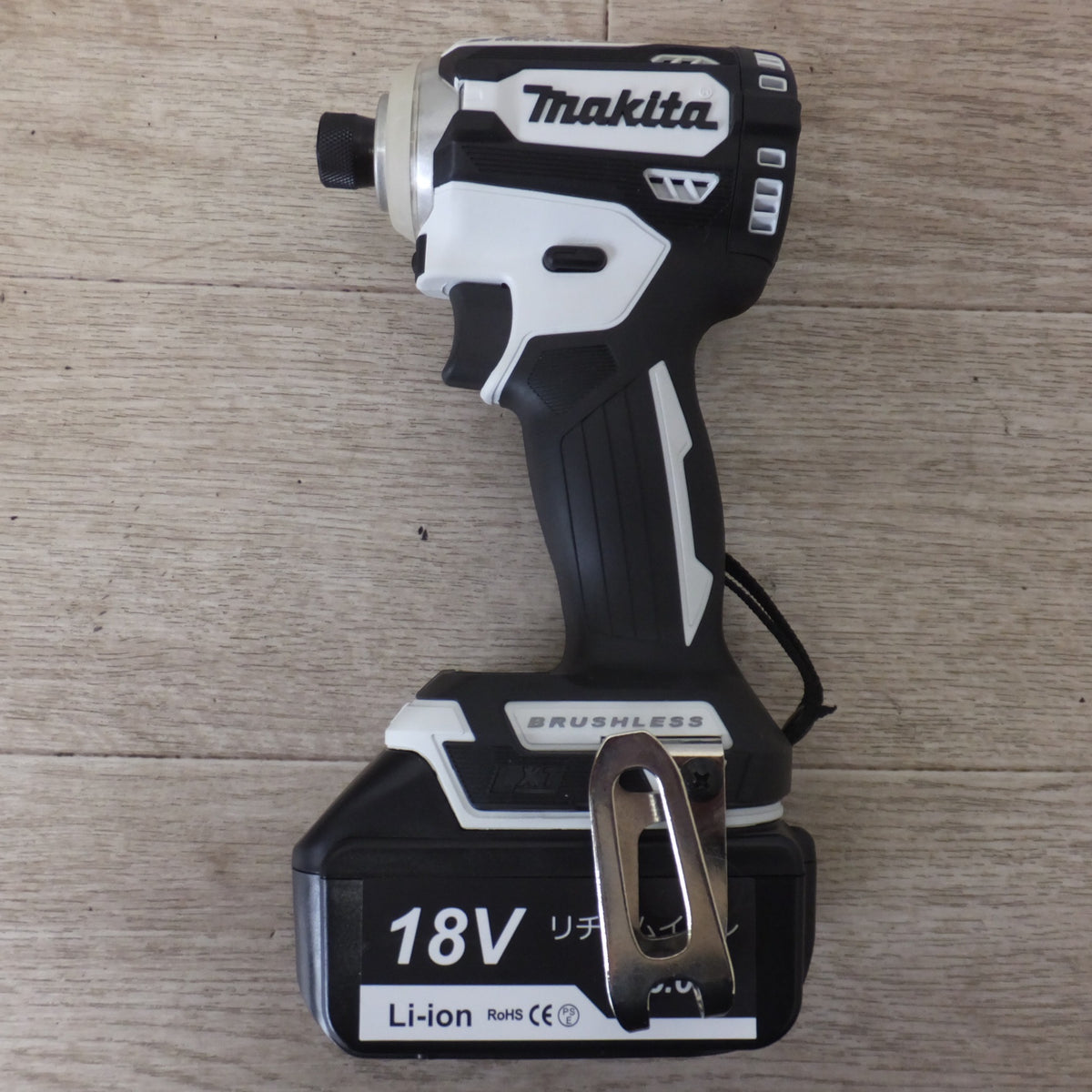 美品★マキタ makita 充電式インパクトドライバ TD171DRGXW 18V　互換バッテリ 2個★