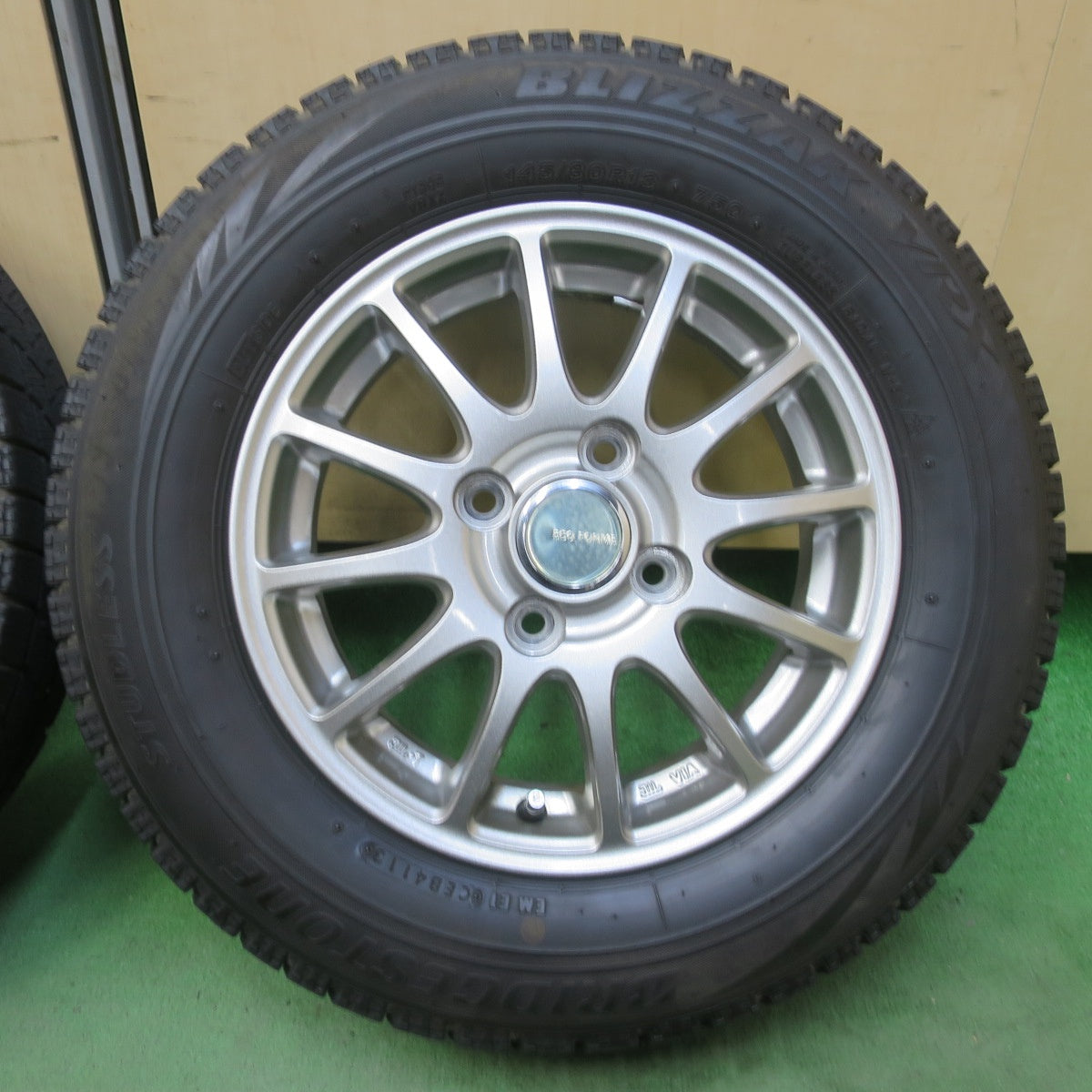 キレイ★スタッドレス 145/80R13 ブリヂストン ブリザック VRX ECO FORME エコフォルム 13インチ PCD100/4H★6043001イス