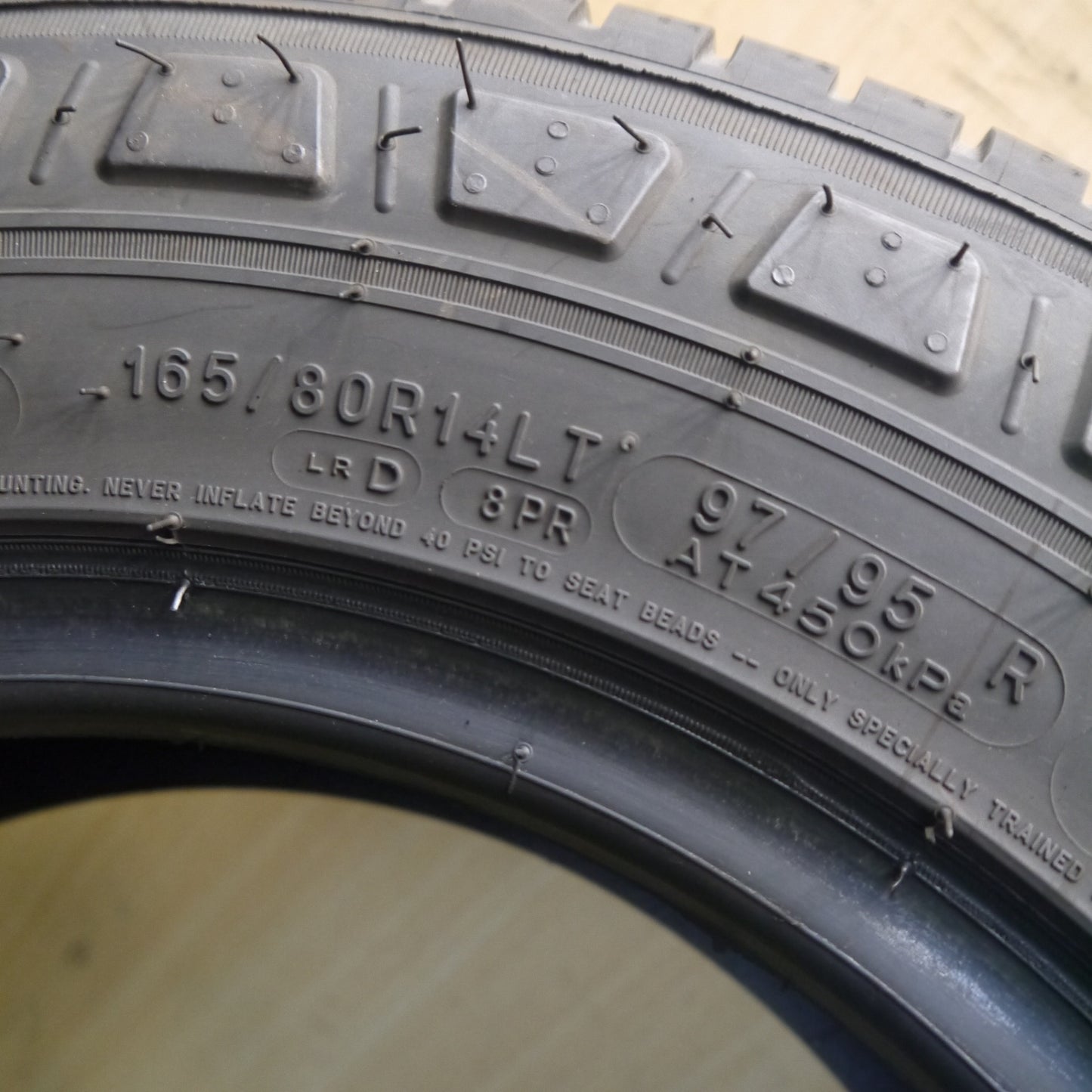 バリ溝！24年！9.5分！2本★165/80R14 LT 97/95R ミシュラン AGILIS3 アジリス3 タイヤ 14インチ バン ライト トラック 等★6060207Hノ