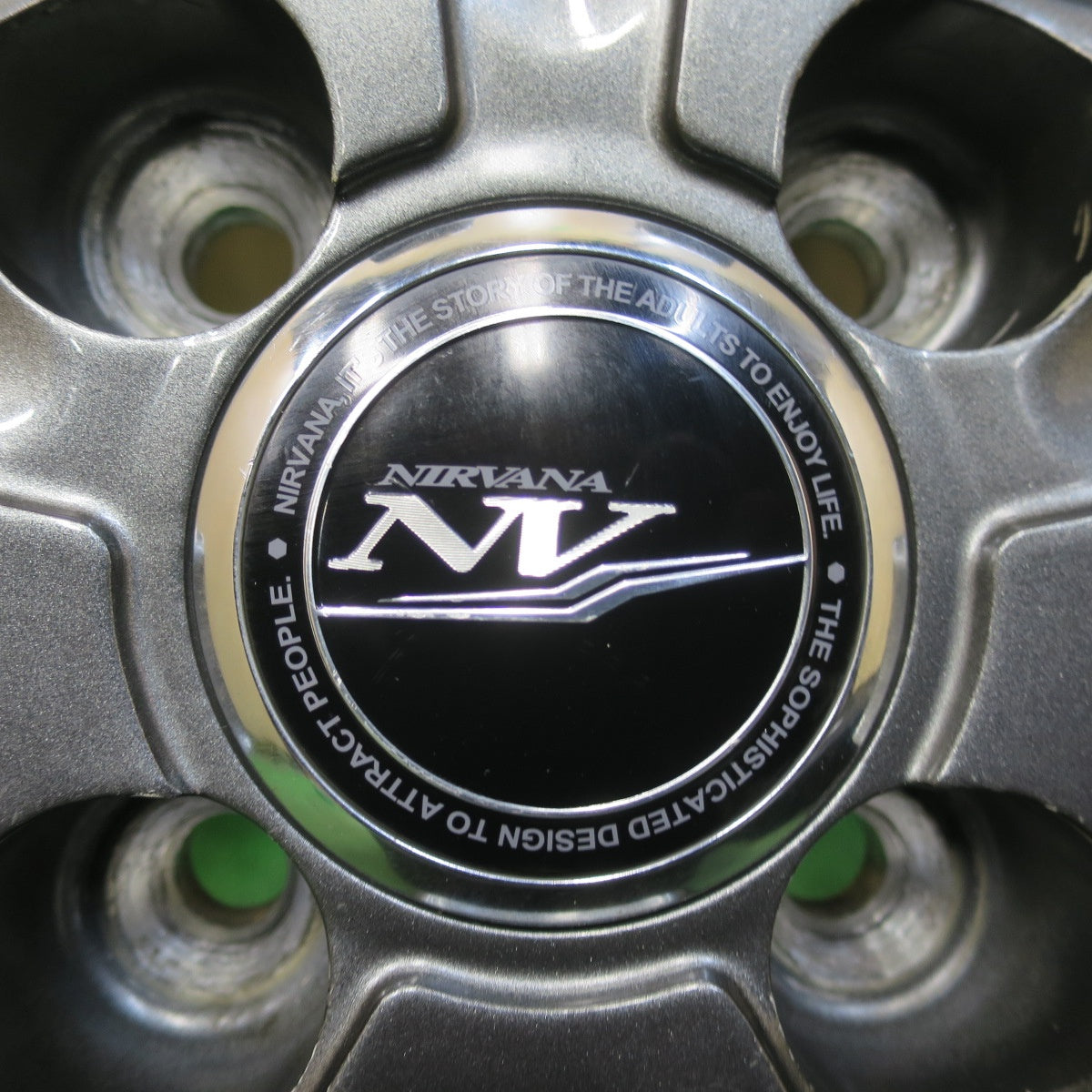 ほぼ未使用！24年！キレイ★スタッドレス 175/70R14 グッドイヤー アイスナビ7 NIRVANA NV ニルヴァーナ ニルバーナ 14インチ PCD100/4H★5122404イス