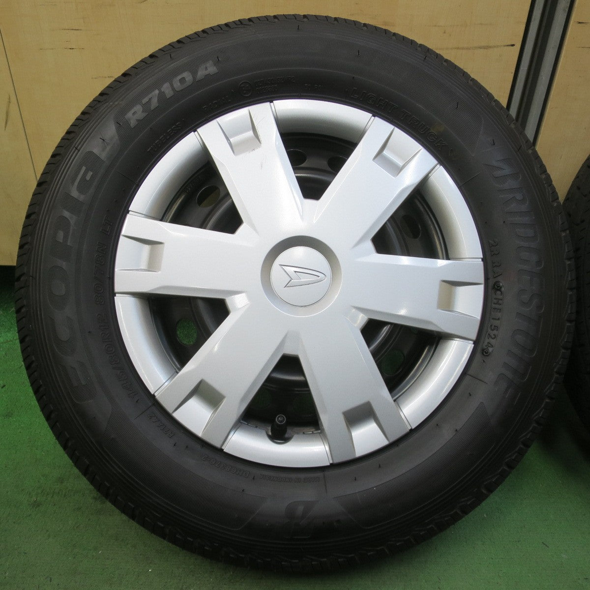 新車外し！24年★ダイハツ アトレー ハイゼット 等 純正 スチール 145/80R12 80/78N ブリヂストン エコピア R710A 12インチ PCD100/4H★6022810イノ