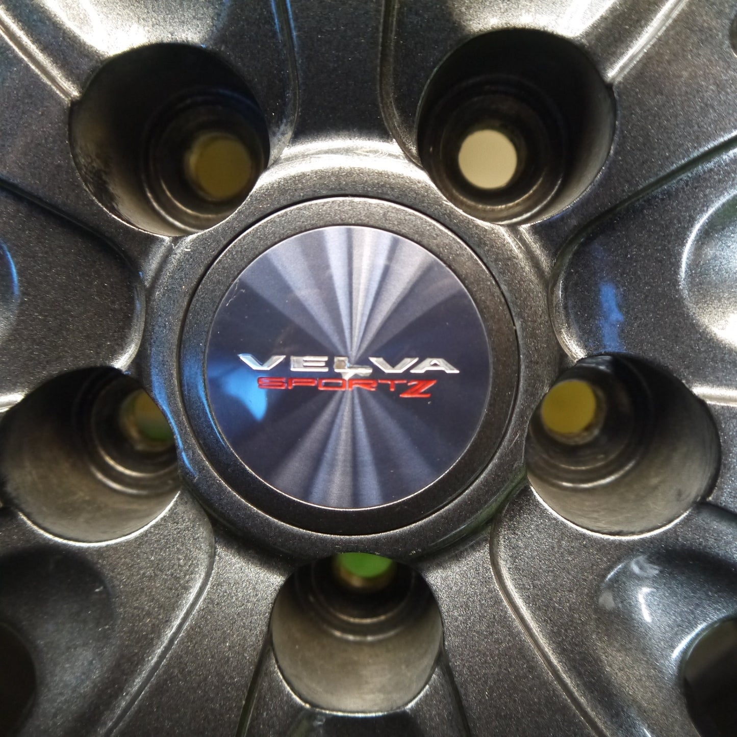バリ溝！キレイ！9.5分★シエンタ 等 185/60R15 スタッドレス ダンロップ ウインターマックス WM02 VELVA SPORTZ ヴェルヴァ 15インチ PCD100/5H★6060805Hス
