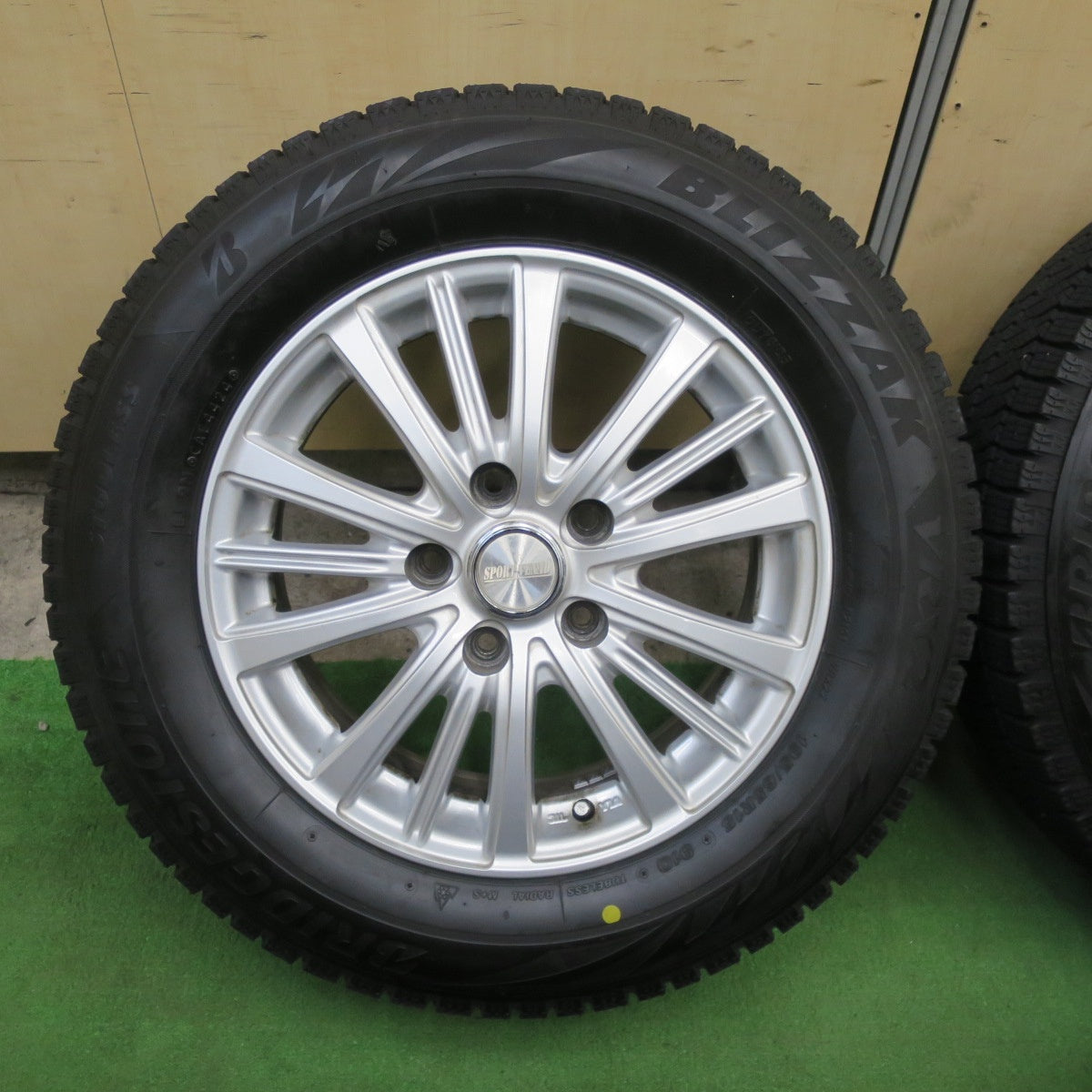 バリ溝！24年！キレイ！9.5分以上★スタッドレス 195/65R15 ブリヂストン ブリザック VRX2 SPORT VENAD 社外 アルミ 15インチ PCD114.3/5H★6021902TTス