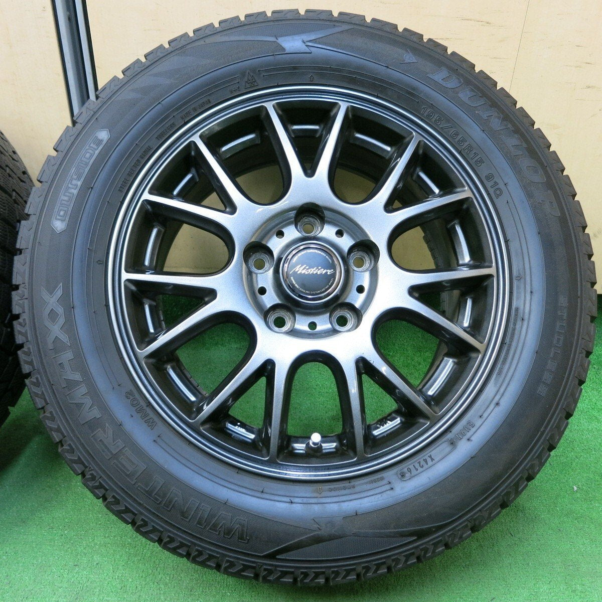バリ溝 キレイ 9分★スタッドレス 195/65R15 ダンロップ ウインターマックス WM02 Mistiere PCD114.3/5H★4051107イス