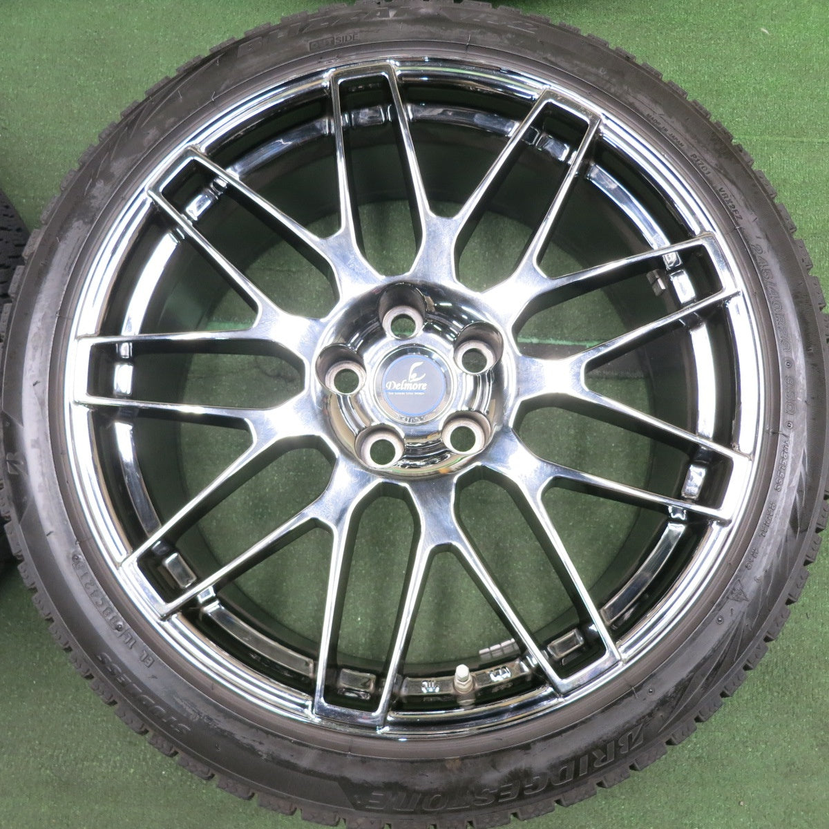 *送料無料* バリ溝！9分★レクサス等 Delmore 245/40R20 スタッドレス ブリヂストン ブリザック VRX2 デルモア PCD120/5H★4042804HAス