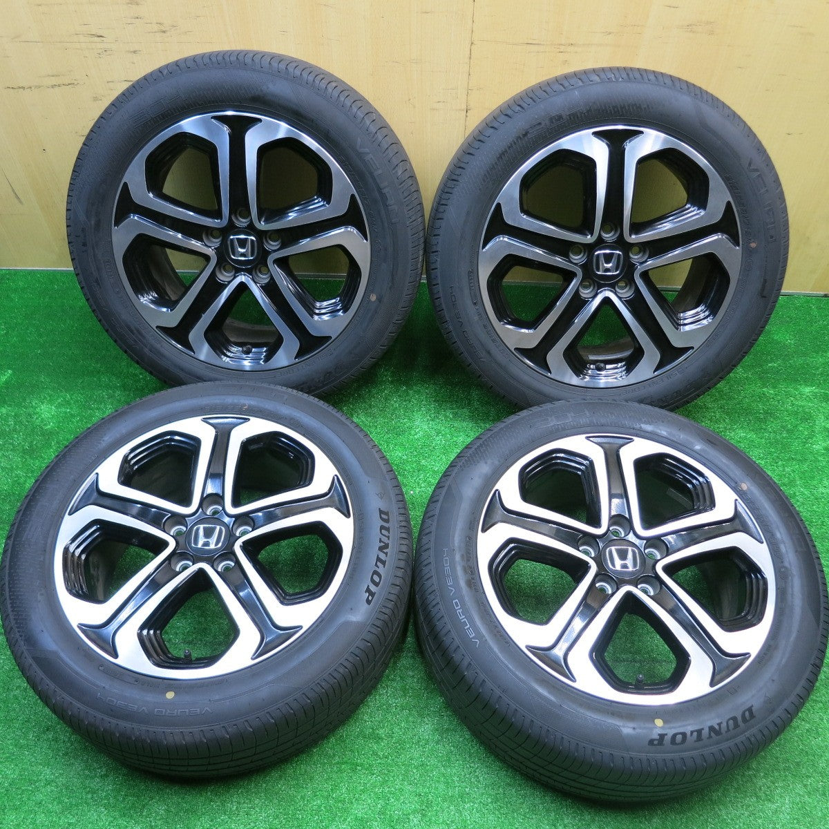 バリ溝！23年！9.5分★ホンダ RU ヴェゼル 純正 215/55R17 ダンロップ VEURO VE304 17インチ PCD114.3/5H★5100903HAノ