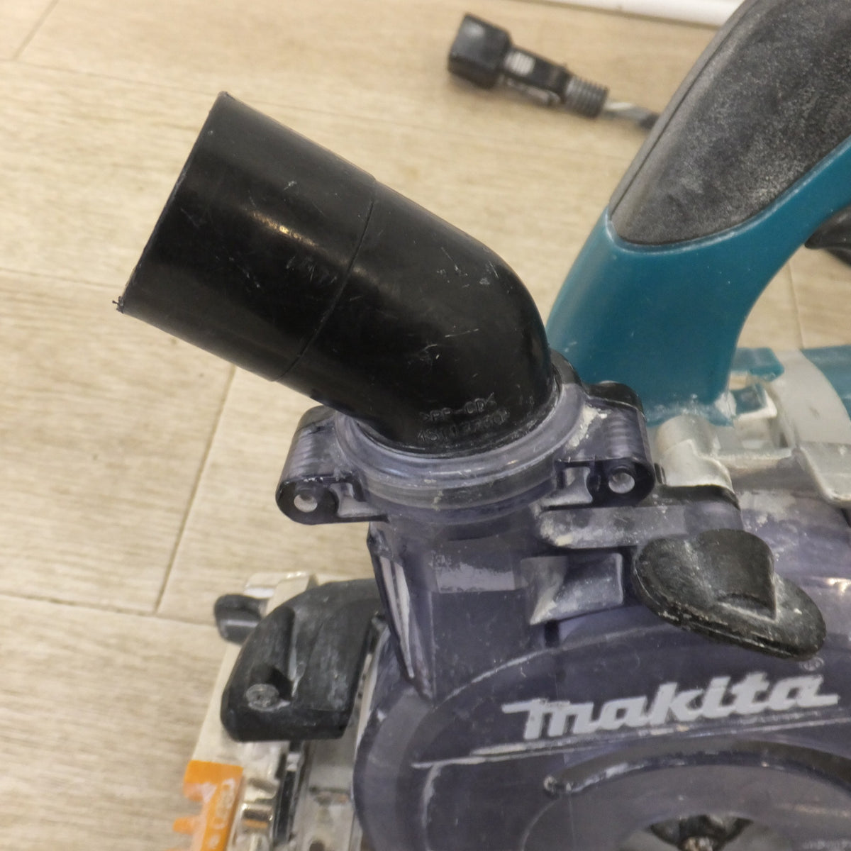 ★マキタ makita 125mm 防じんマルノコ KS5200FX　121～125mm　100V～ 11A 50-60Hz 1050W　木工用 超硬丸ノコ★