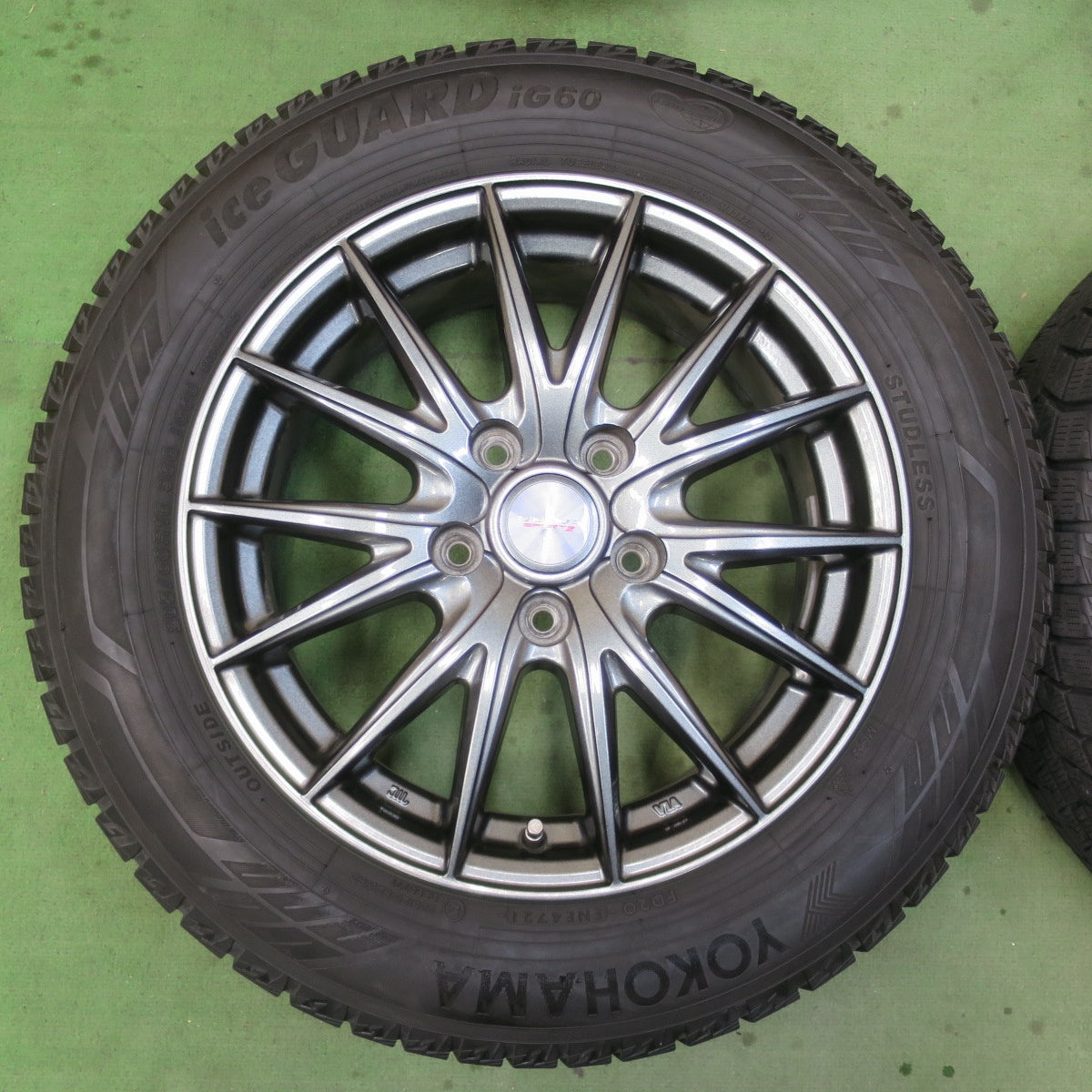 バリ溝！9分★スタッドレス 205/60R16 ヨコハマ アイスガード iG60 VELVA SPORTZ ヴェルヴァ 16インチ PCD114.3/5H★6020604イス