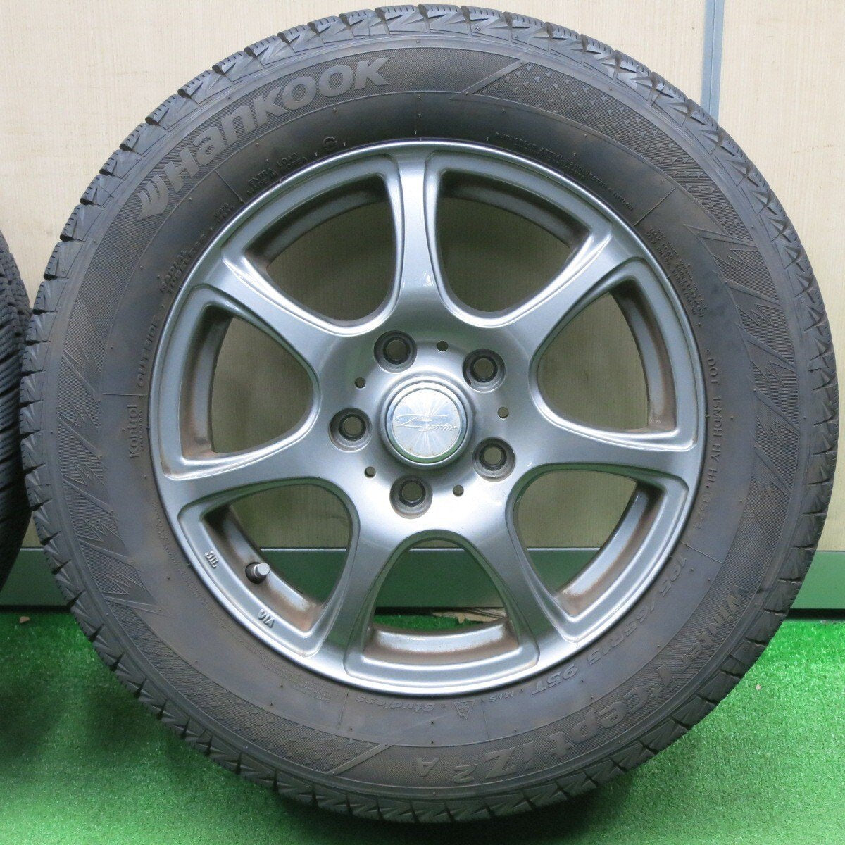 バリ溝！23年！ほぼ10分★スタッドレス 195/65R15 ハンコック ウインター アイセプト IZ2A E Sprine 15インチ PCD114.3/5H★5011901NJス