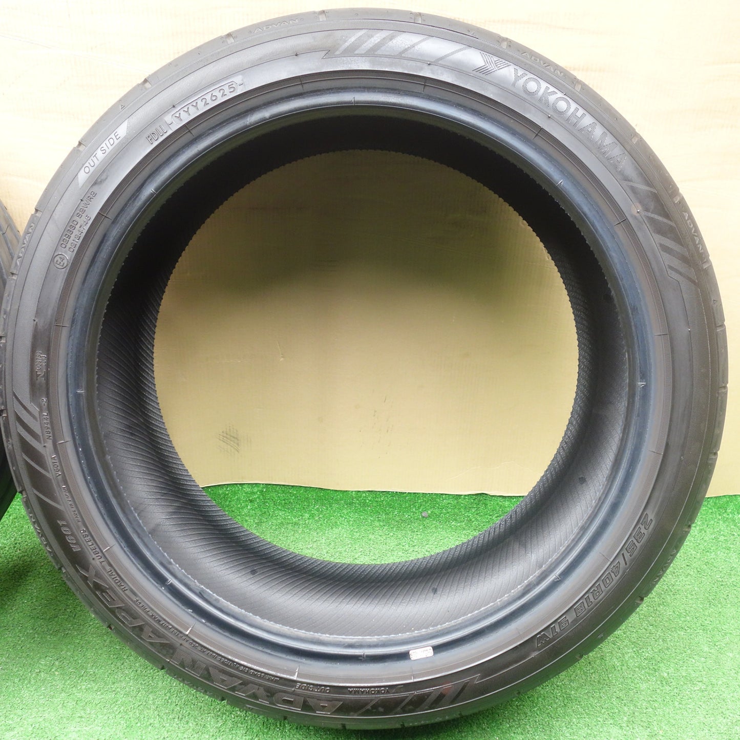 バリ溝！25年！9.5分★235/40R18 ヨコハマ アドバン APEX V601 タイヤ 18インチ カローラ インプレッサ ランエボ 等★6011606KTノタ