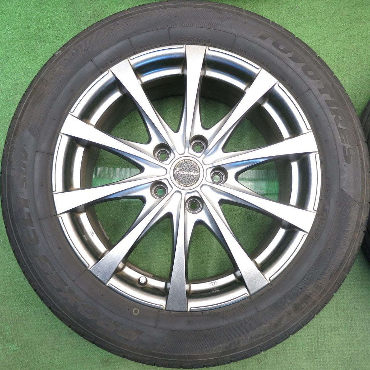 バリ溝！24年！キレイ！9.5分◎215/60R17 トーヨー プロクセス CL1 SUV Exceeder エクシーダー 17インチ PCD114.3/5H◎6092402HAノ