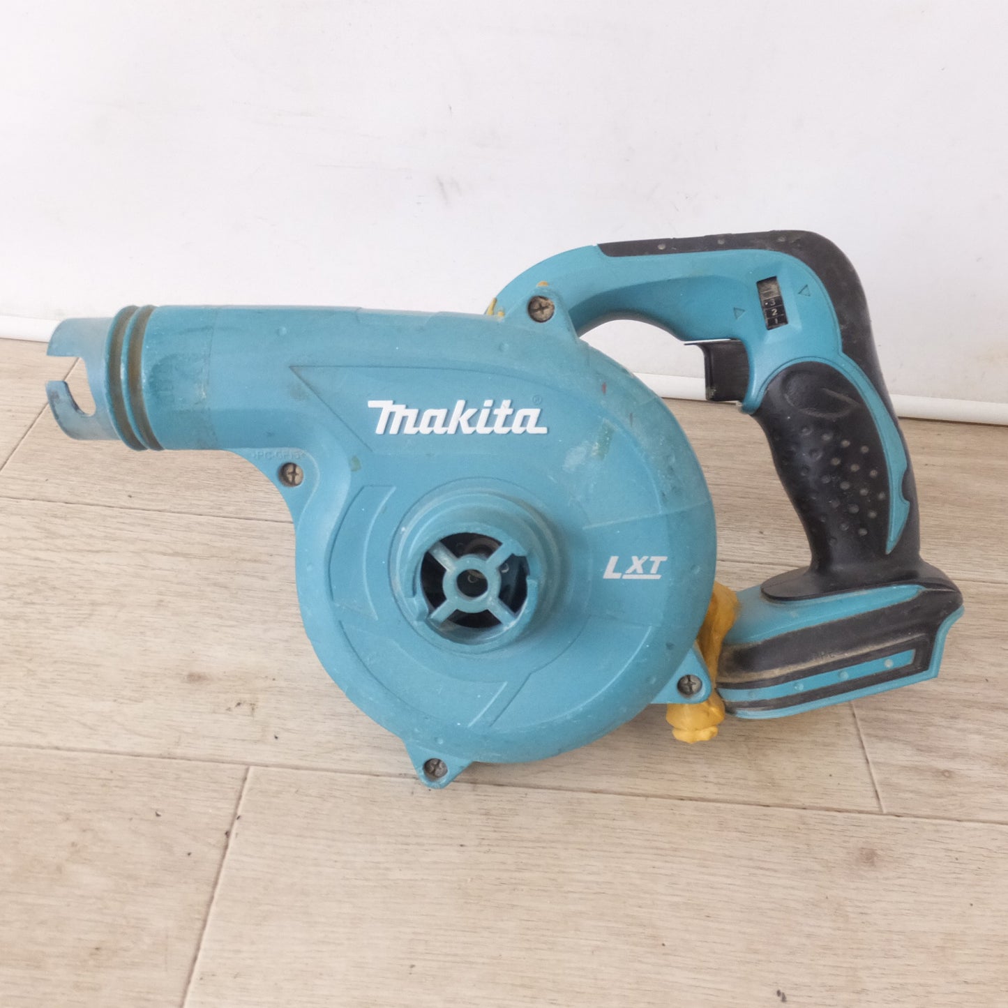 [送料無料] ★マキタ makita 充電式ブロワ UB182D 18V 本体のみ★