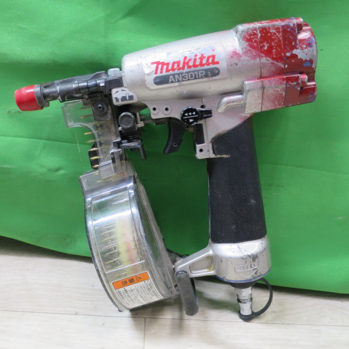 [送料無料] 付属品付き☆マキタ 32mm 常圧 ポケット エア 釘打 AN301P ケース付き 釘打ち機 エア 工具☆